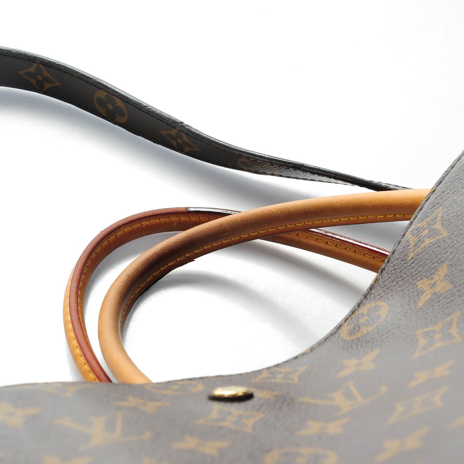 Louis Vuitton Monogram Montaigne GM 6 of 10