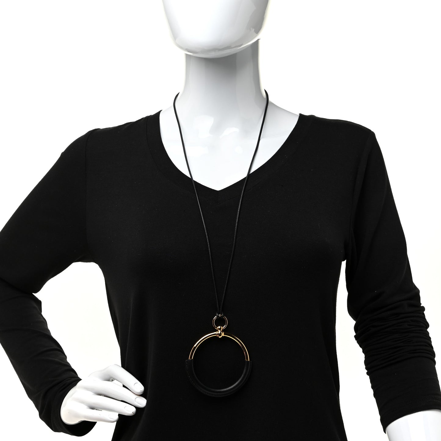 Swift Grand Loop Pendant Necklace Black
