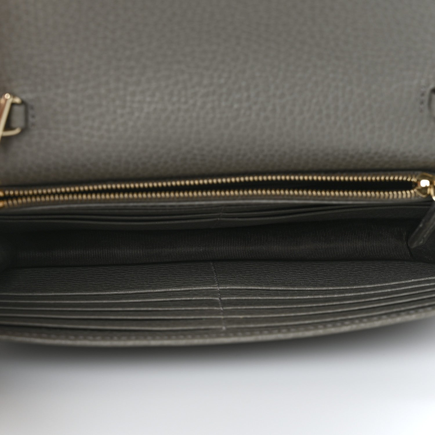 Gucci Dollar Calfskin Interlocking G Chain Wallet Loess 5 of 8