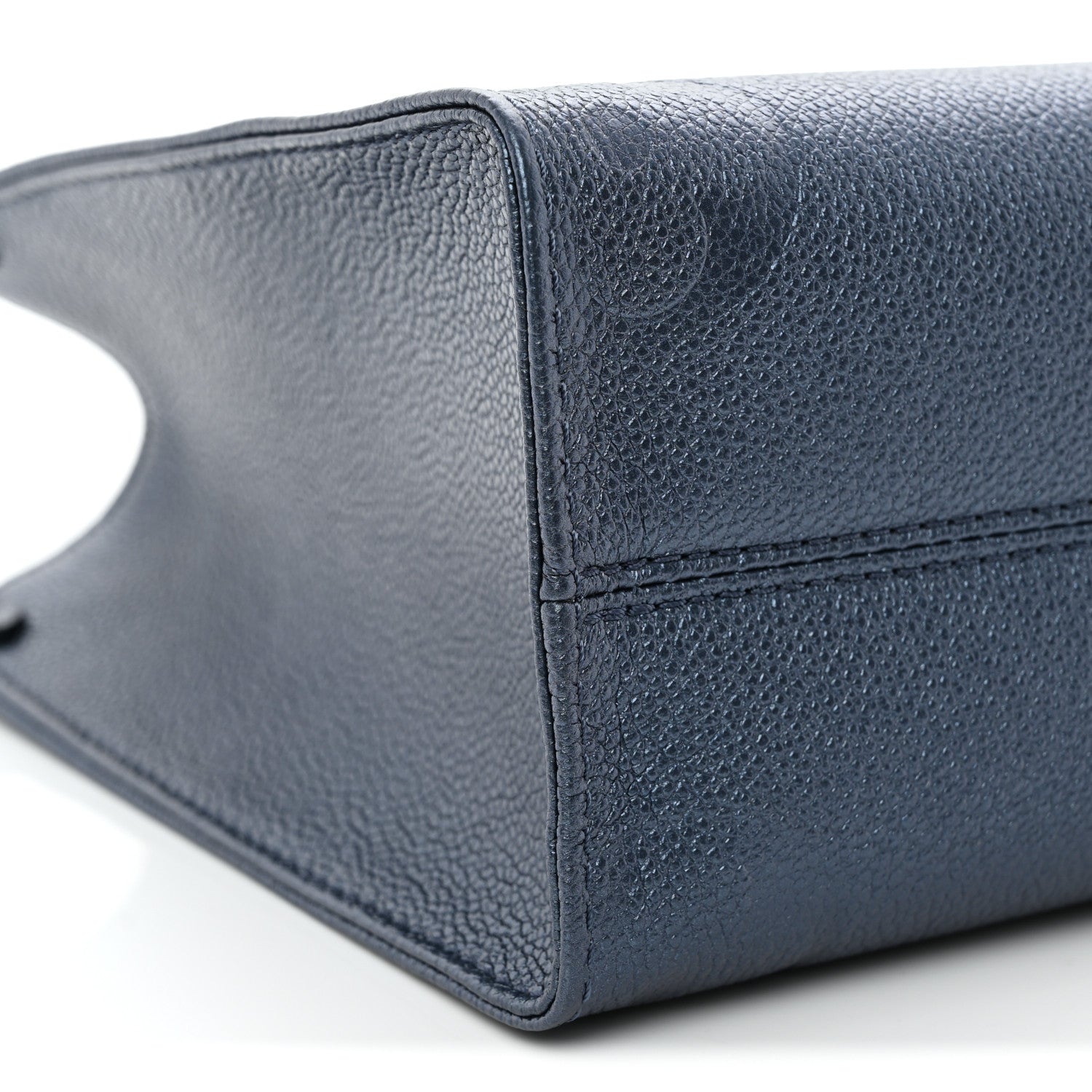 Louis Vuitton Metallic Empreinte Monogram Giant Onthego PM Navy Nacre 8 of 10