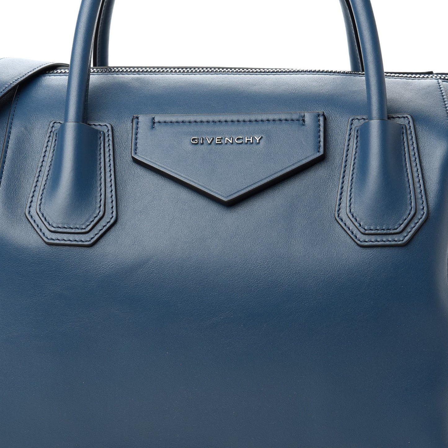 Smooth Calfskin Medium Soft Antigona Midnight