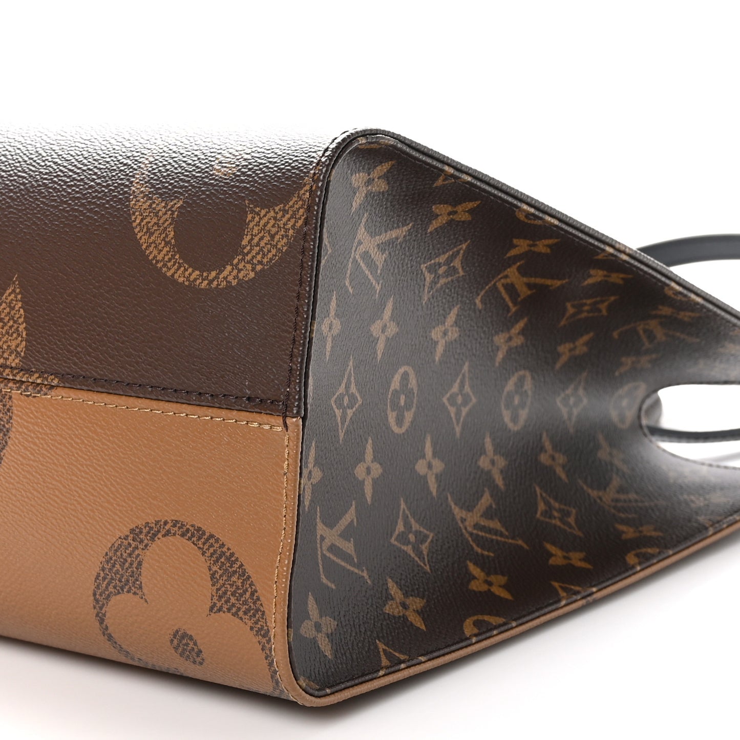 Reverse Monogram Giant Onthego MM