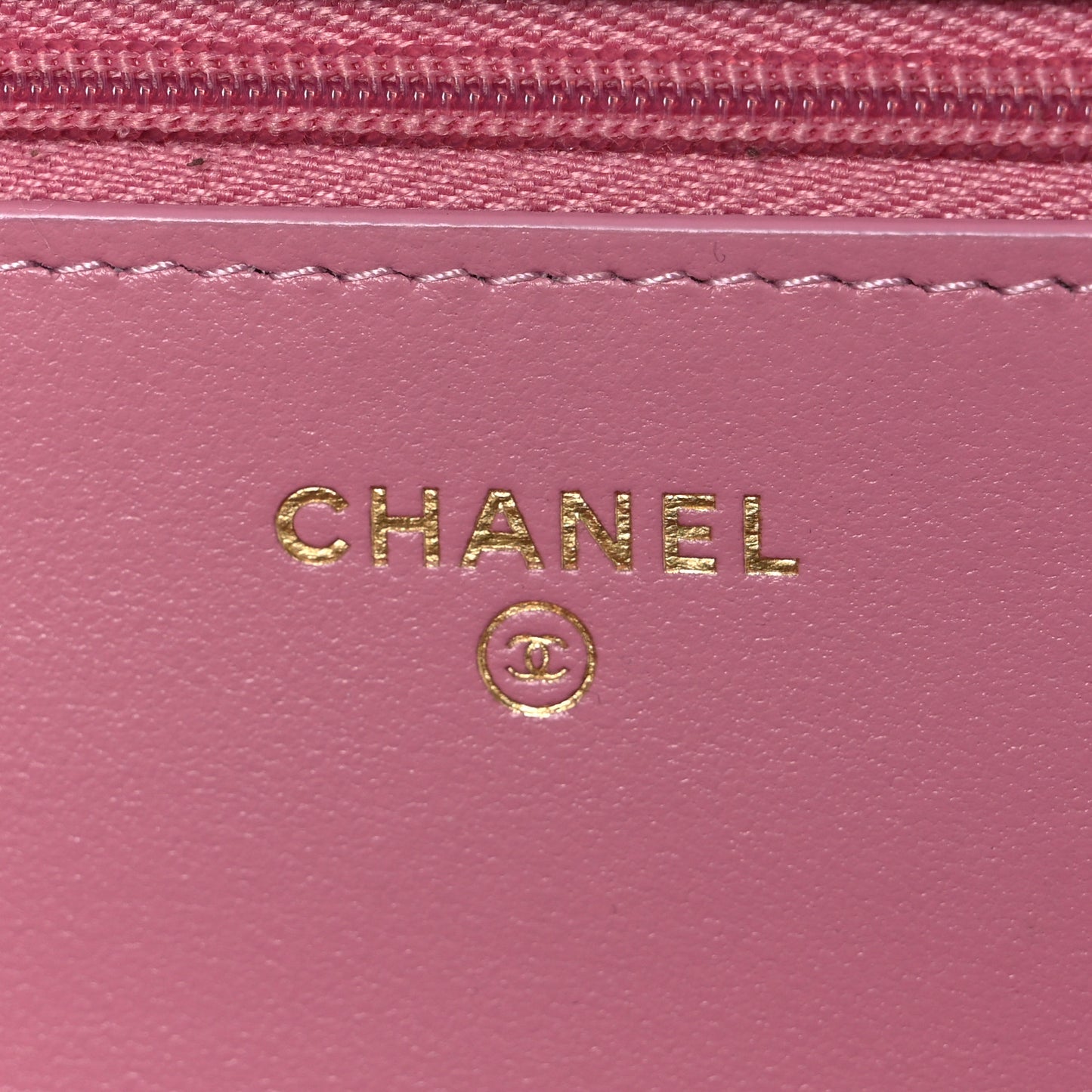Tweed Quilted Wallet On Chain WOC Pink