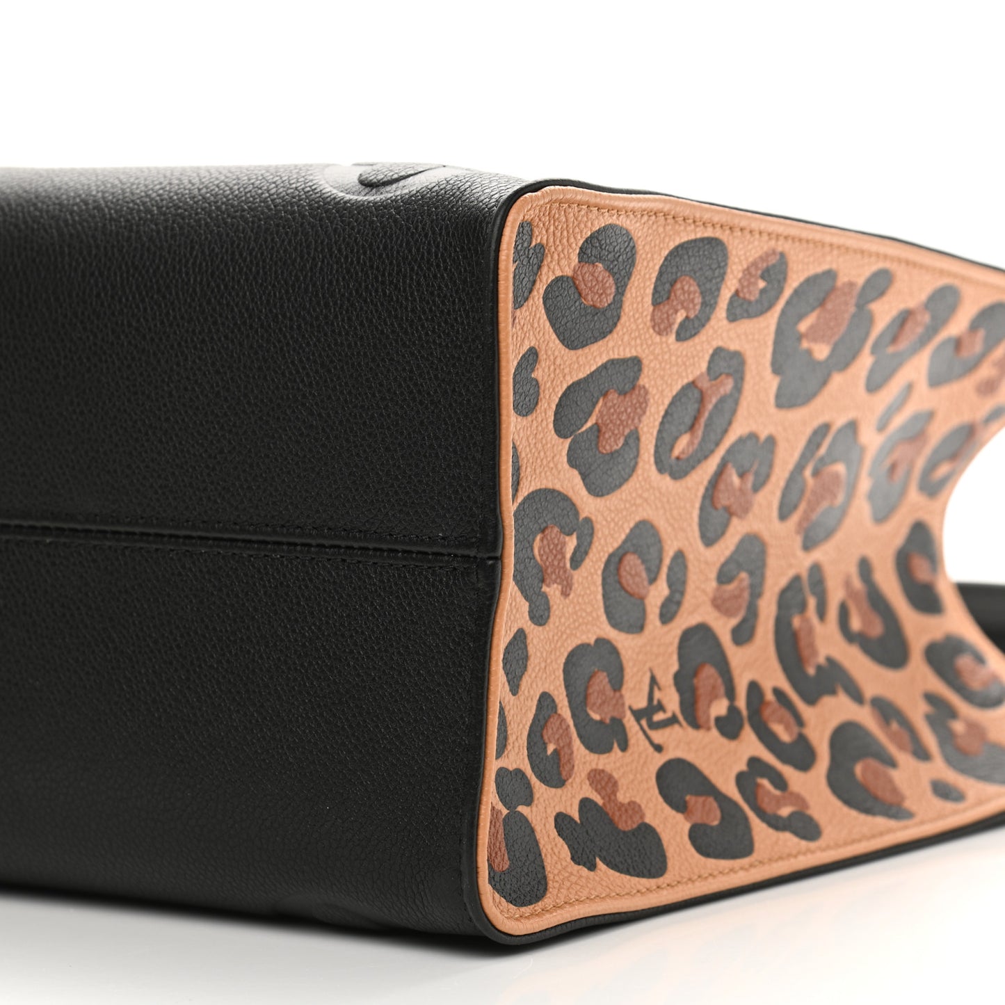 Empreinte Monogram Giant Wild At Heart Onthego MM Black