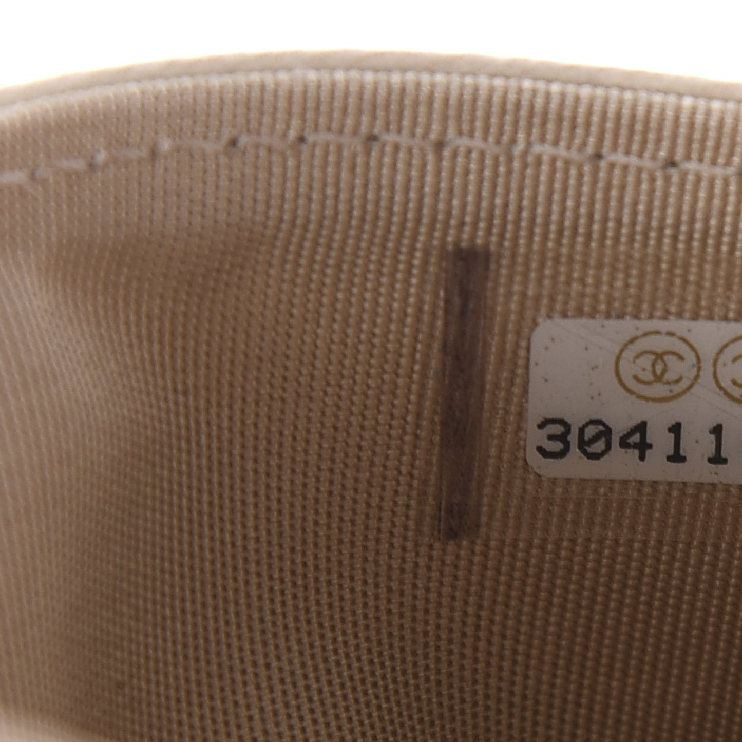 Goatskin Quilted 19 Card Holder Beige