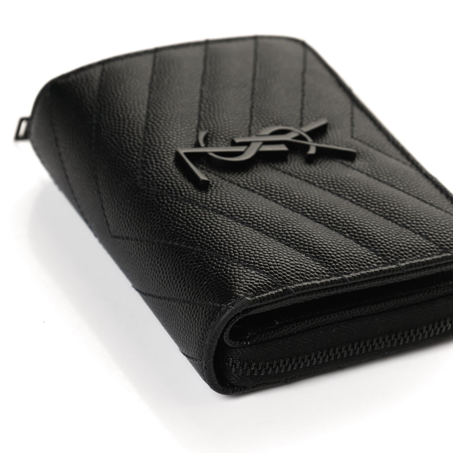 Saint Laurent Grain De Poudre Matelasse Chevron Monogram Monochrome Compact Zip Around Wallet Black 10 of 13