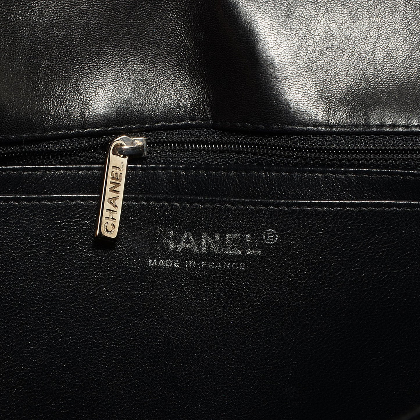Distressed Patent Jumbo Single Flap Black