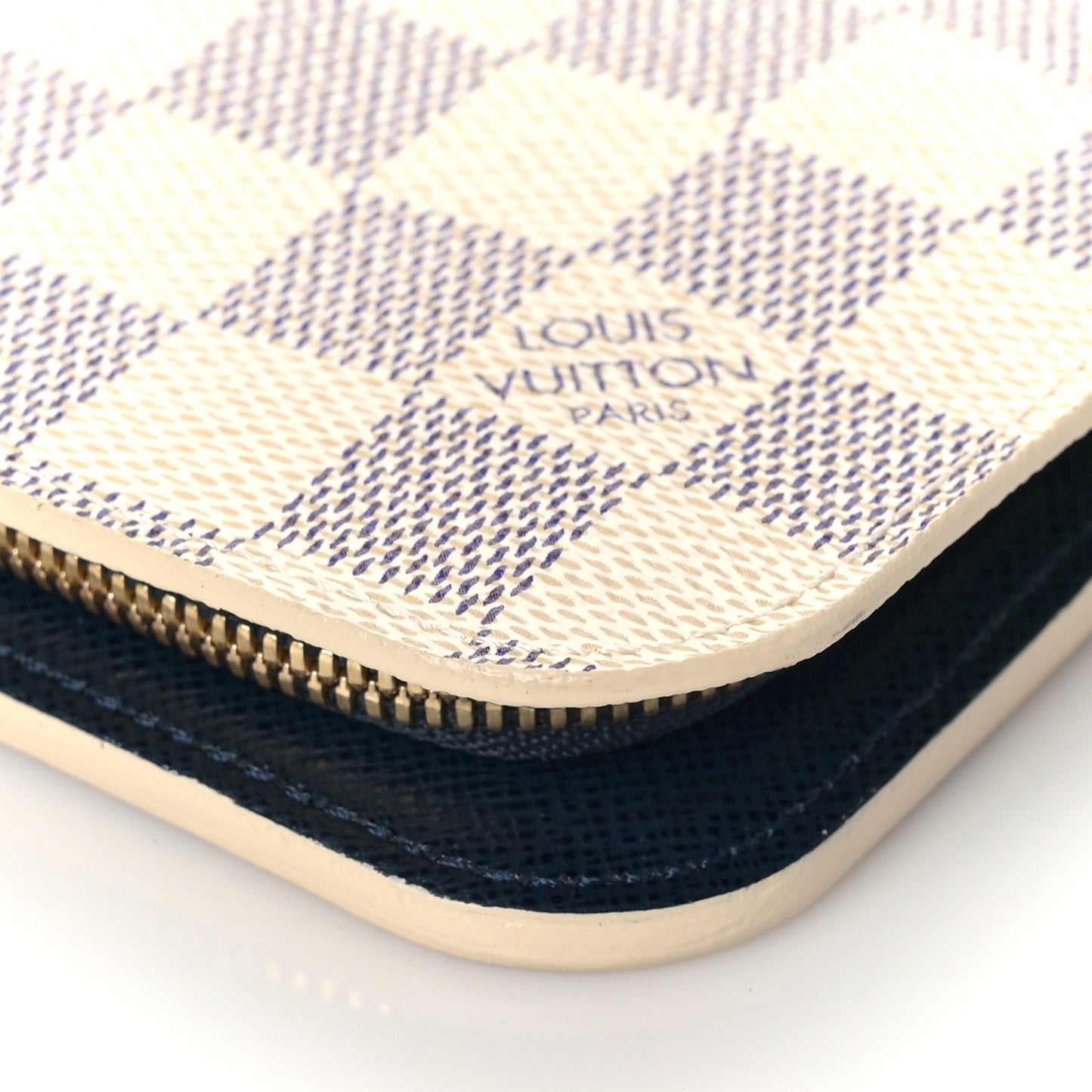 Damier Azur Articles de Voyage Insolite Wallet