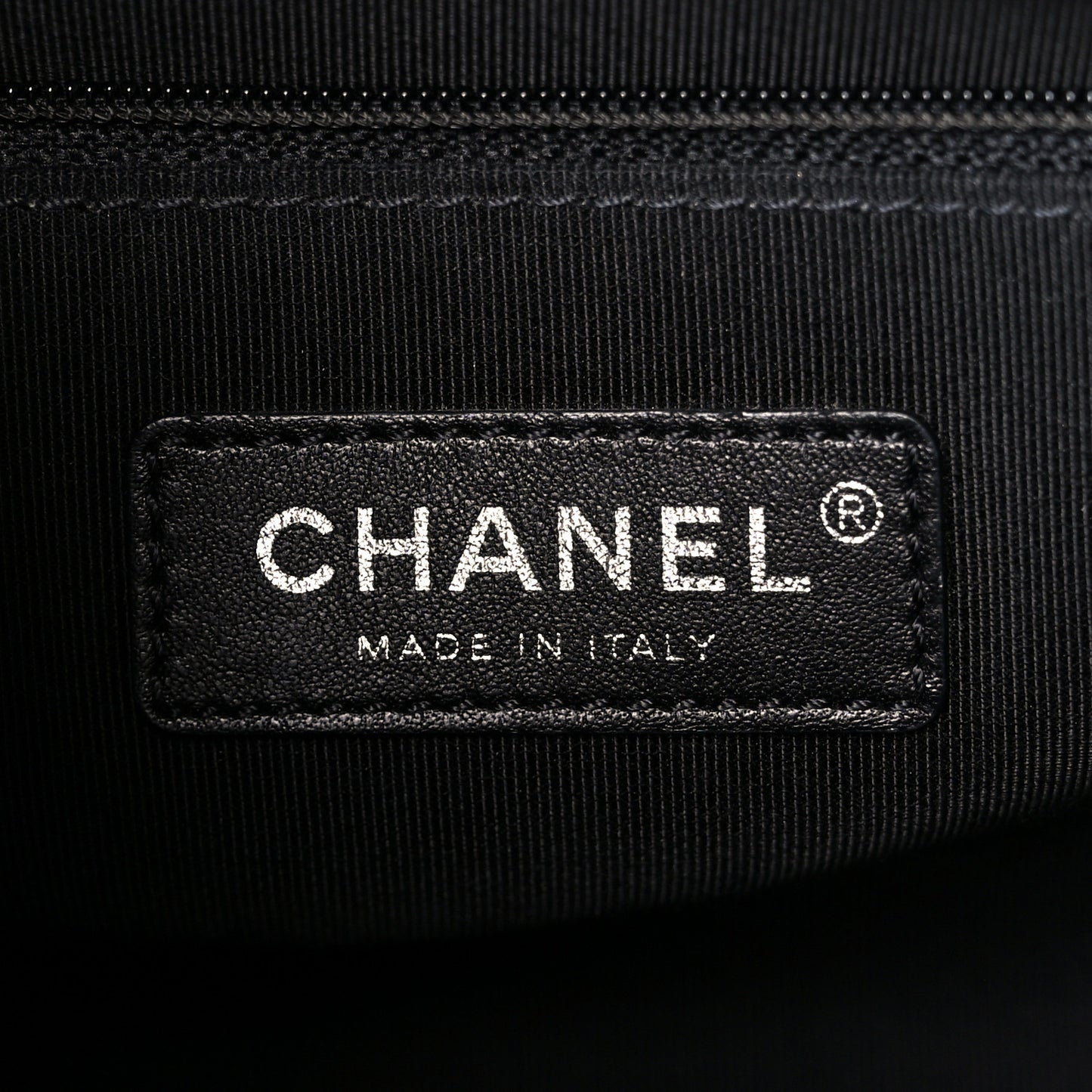 Calfskin Chain 20s Signature Hobo Black