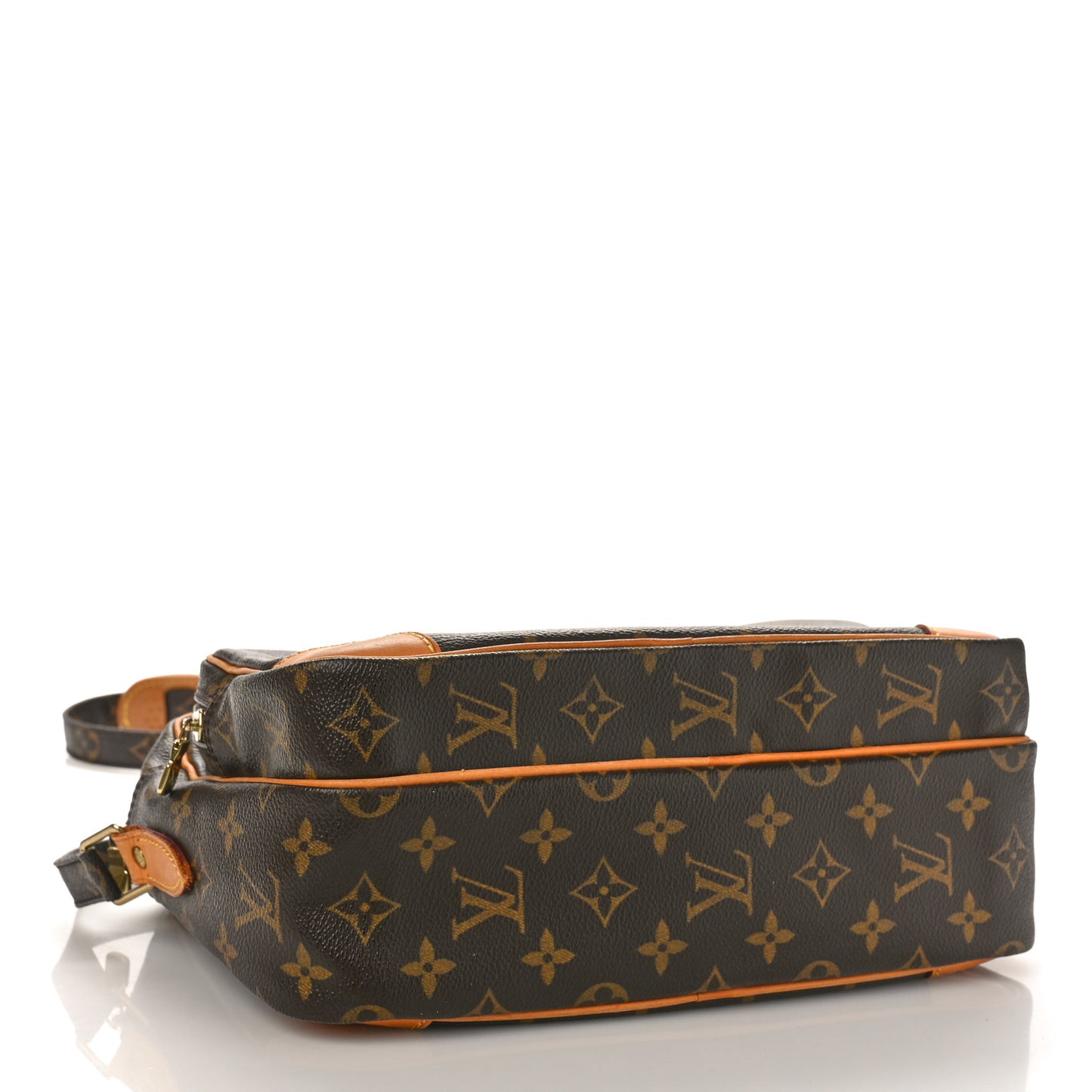 Monogram Nil 28