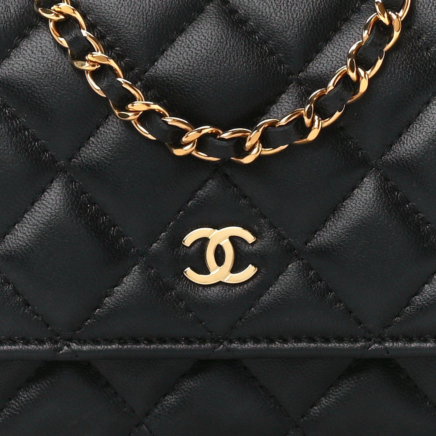 Lambskin Quilted Wallet On Chain WOC Black