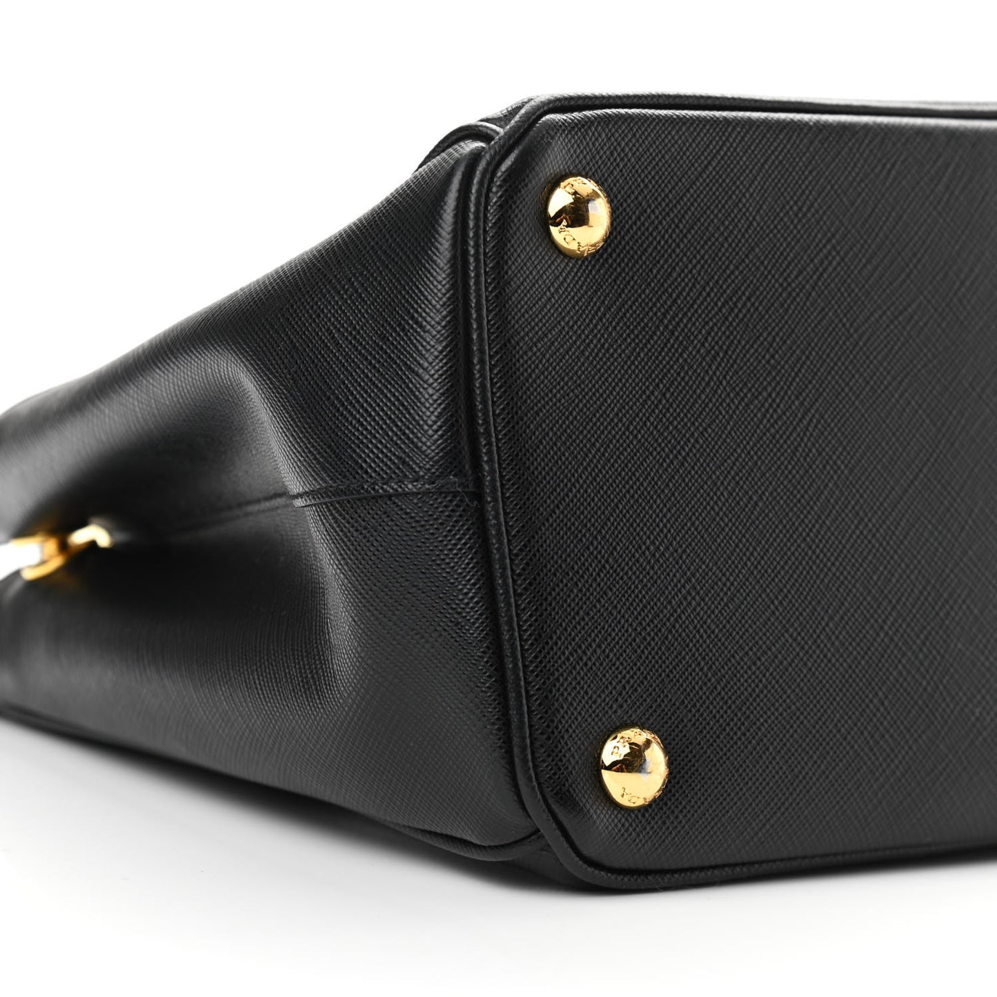 Saffiano Medium Galleria Double Zip Tote Black