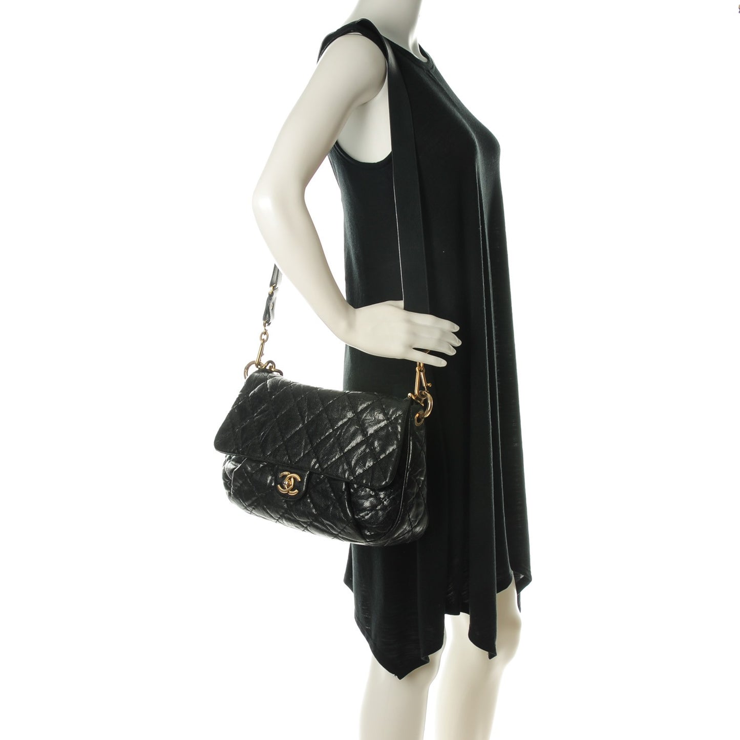 Crumpled Grained Calfskin Medium Coco Pleats Messenger Flap Black