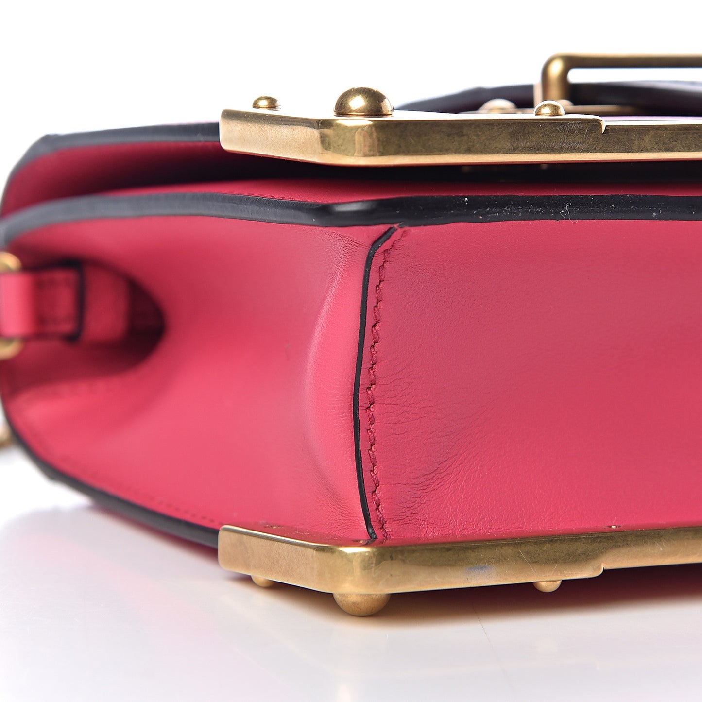 City Calf Saffiano Cahier Bag Magenta Black