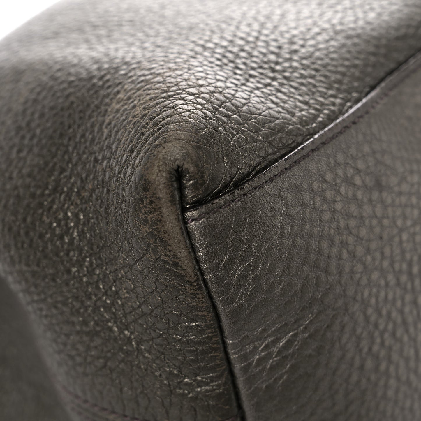 Metallic Pebbled Calfskin Medium Soho Chain Shoulder Bag Sasso
