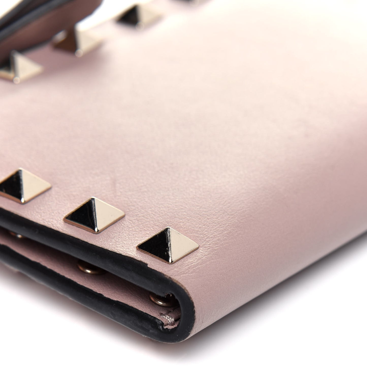 Calfskin Rockstud Bi-Fold Wallet Poudre