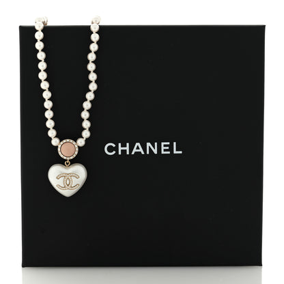 Chanel Pearl Crystal CC Heart Short Necklace Gold Pearly White Pink 4 of 5
