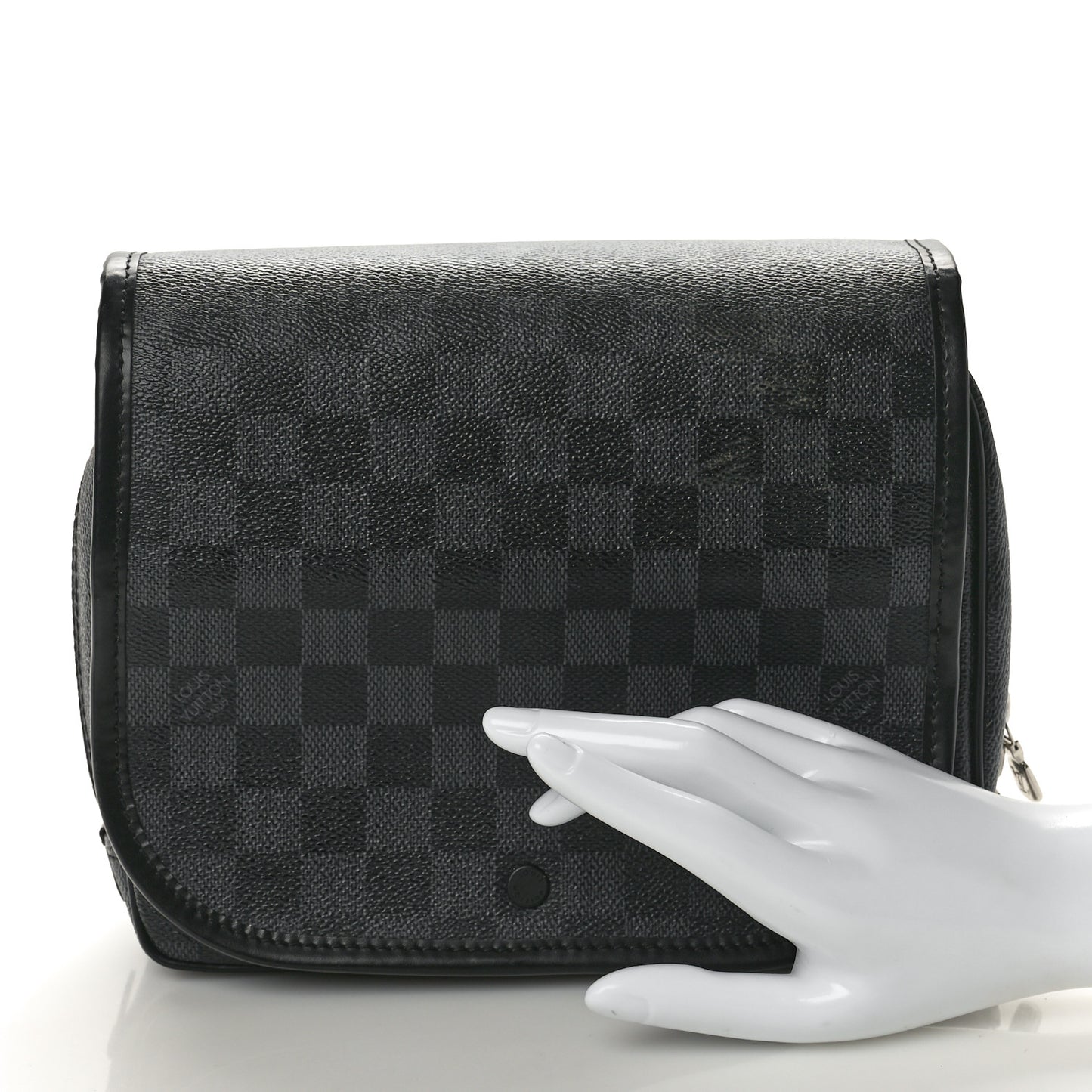 Damier Graphite Hanging Toiletry Kit