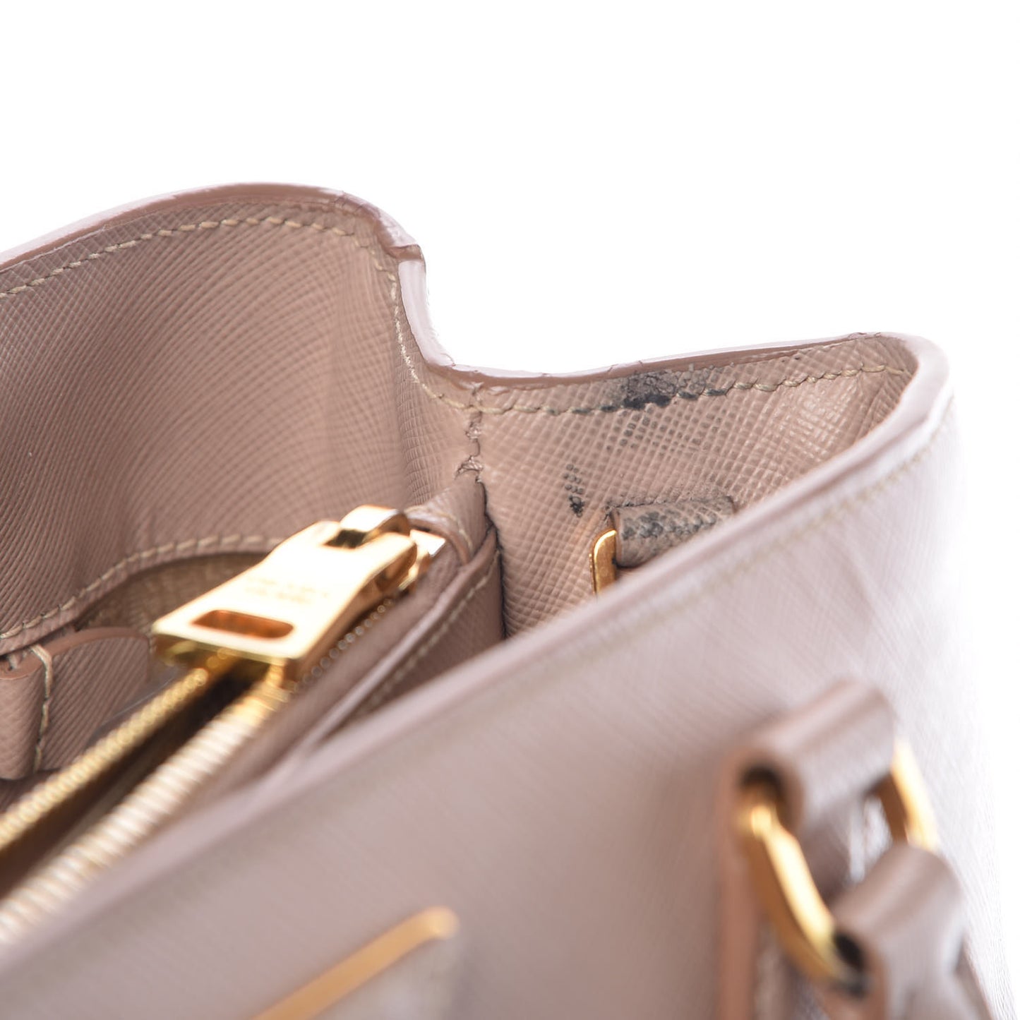 Saffiano Lux Medium Tote Cammeo