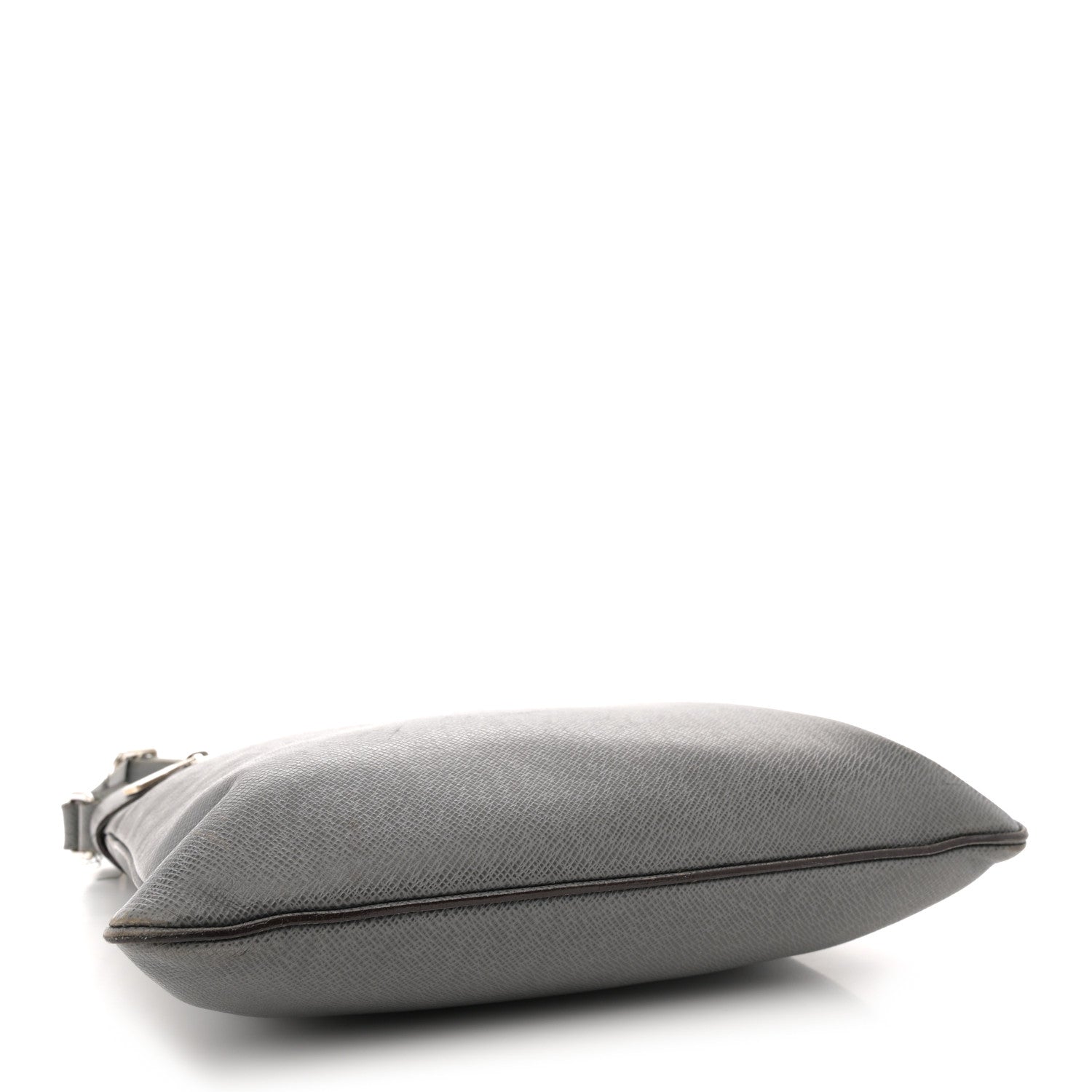 Louis Vuitton Taiga Sasha Messenger Glacier 4 of 17