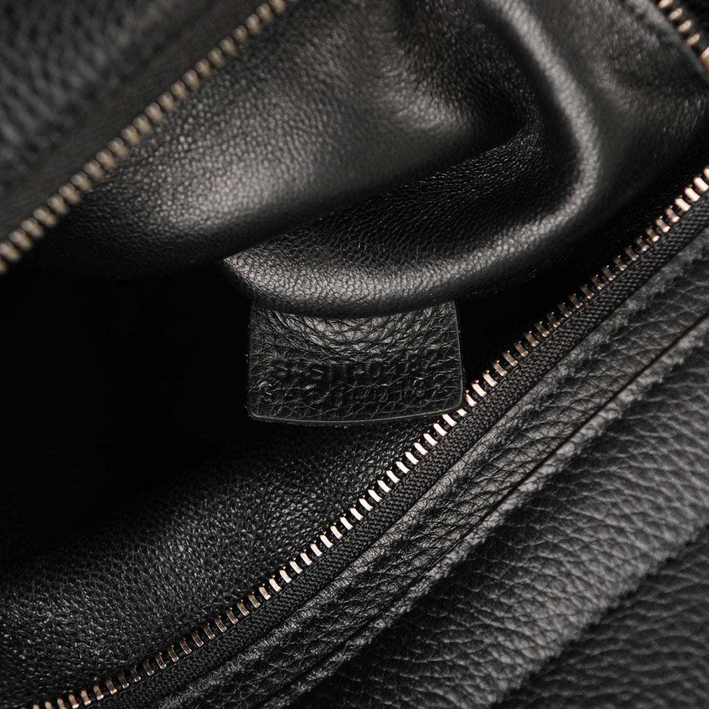 Drummed Calfskin Suede Medium Trapeze Black