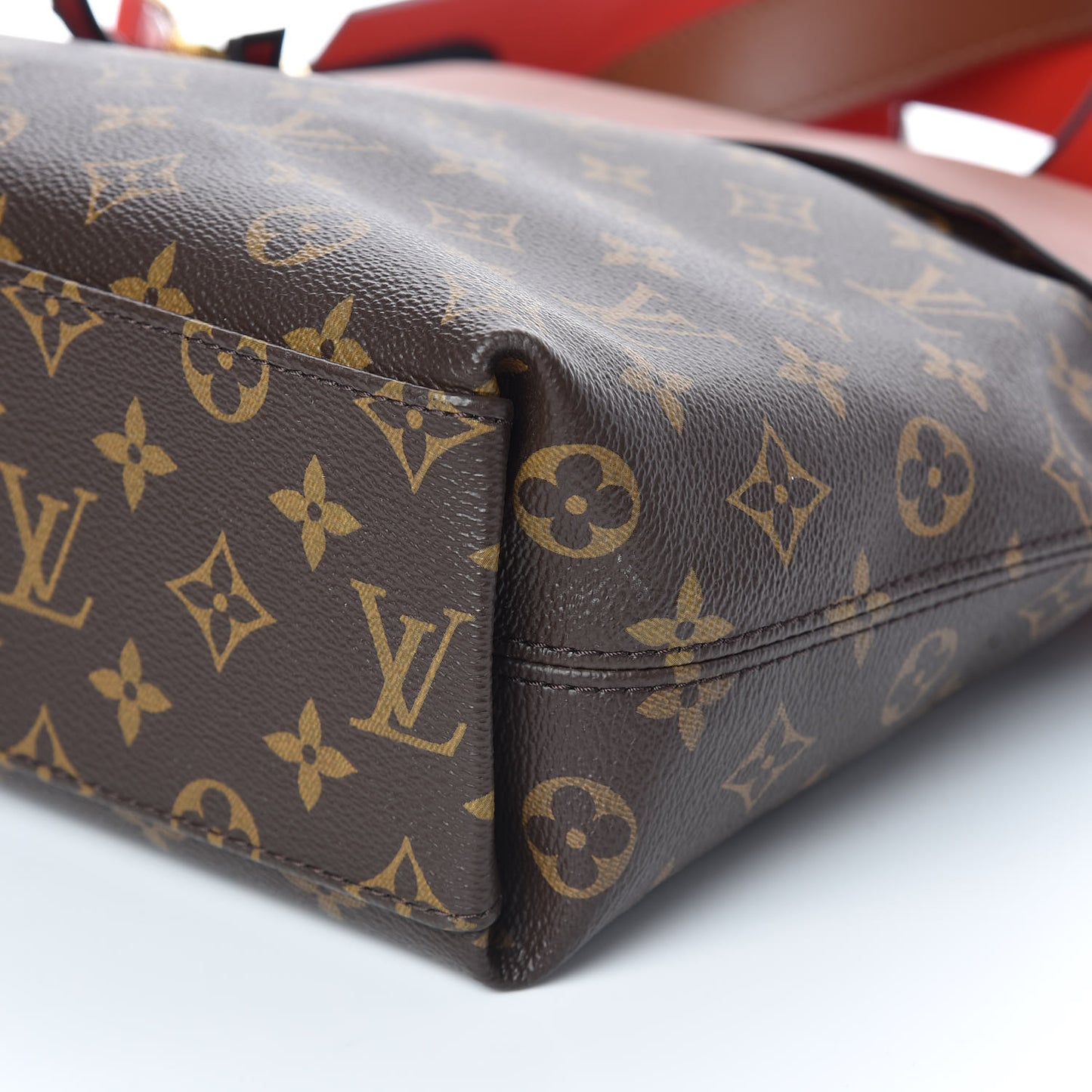 Monogram Tuileries Besace Caramel Rouge