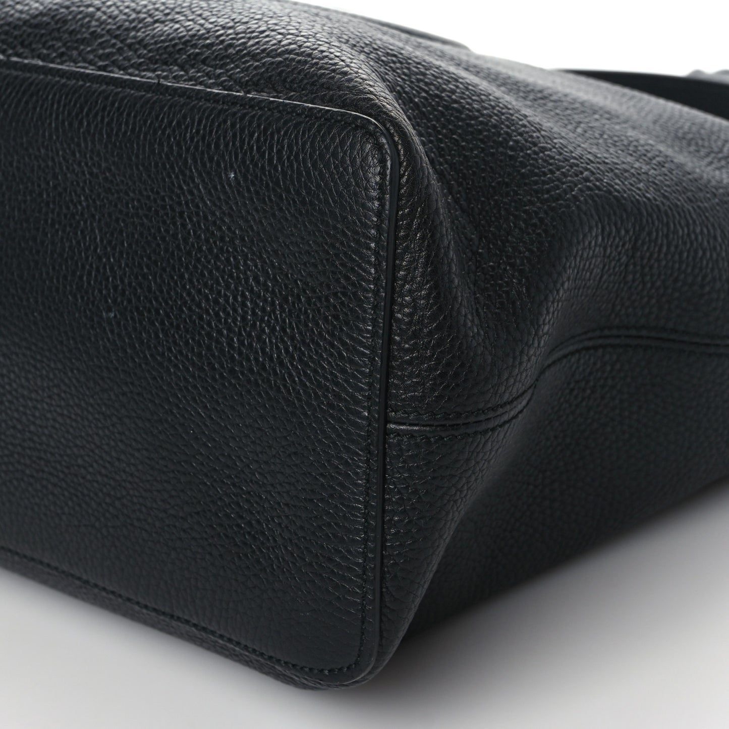 Pebbled Calfskin Large Soho Hobo Black