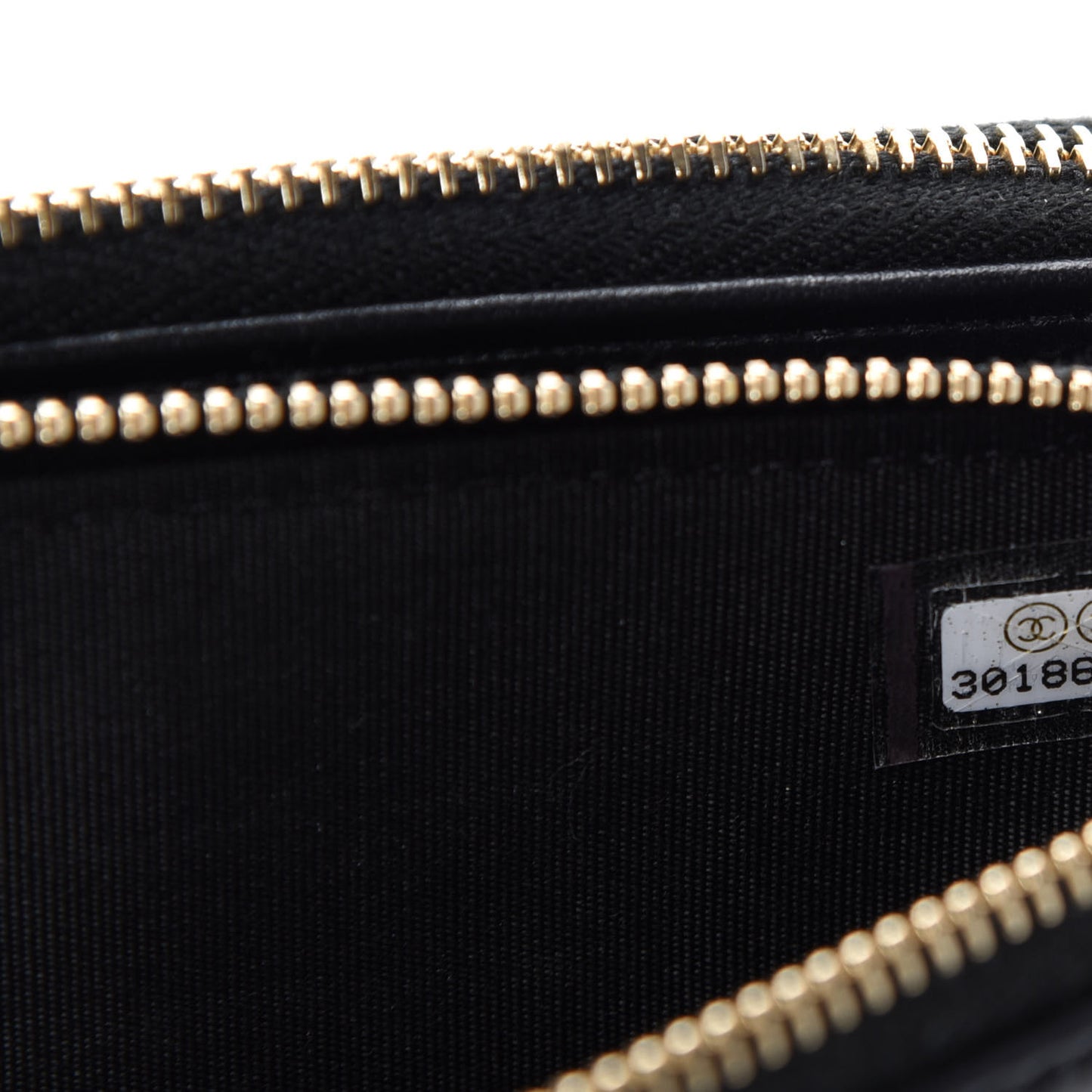 Caviar Quilted CC Filigree Clutch With Chain Black