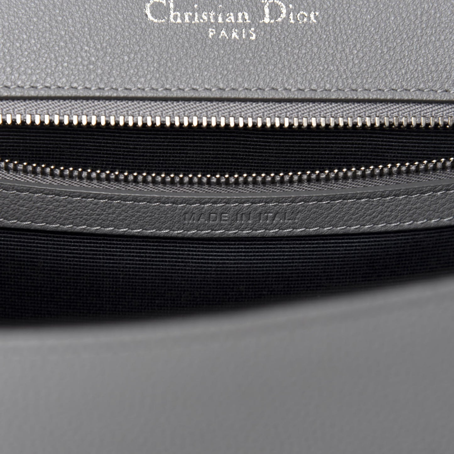 Grained Calfskin Medium Diorama Flap Bag Gris