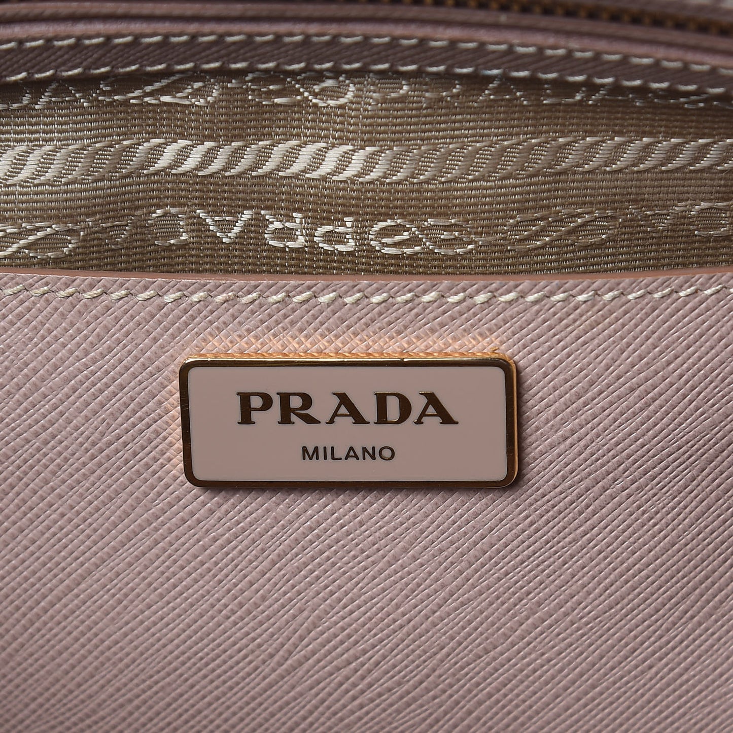 Saffiano Medium Galleria Double Zip Tote Cammeo