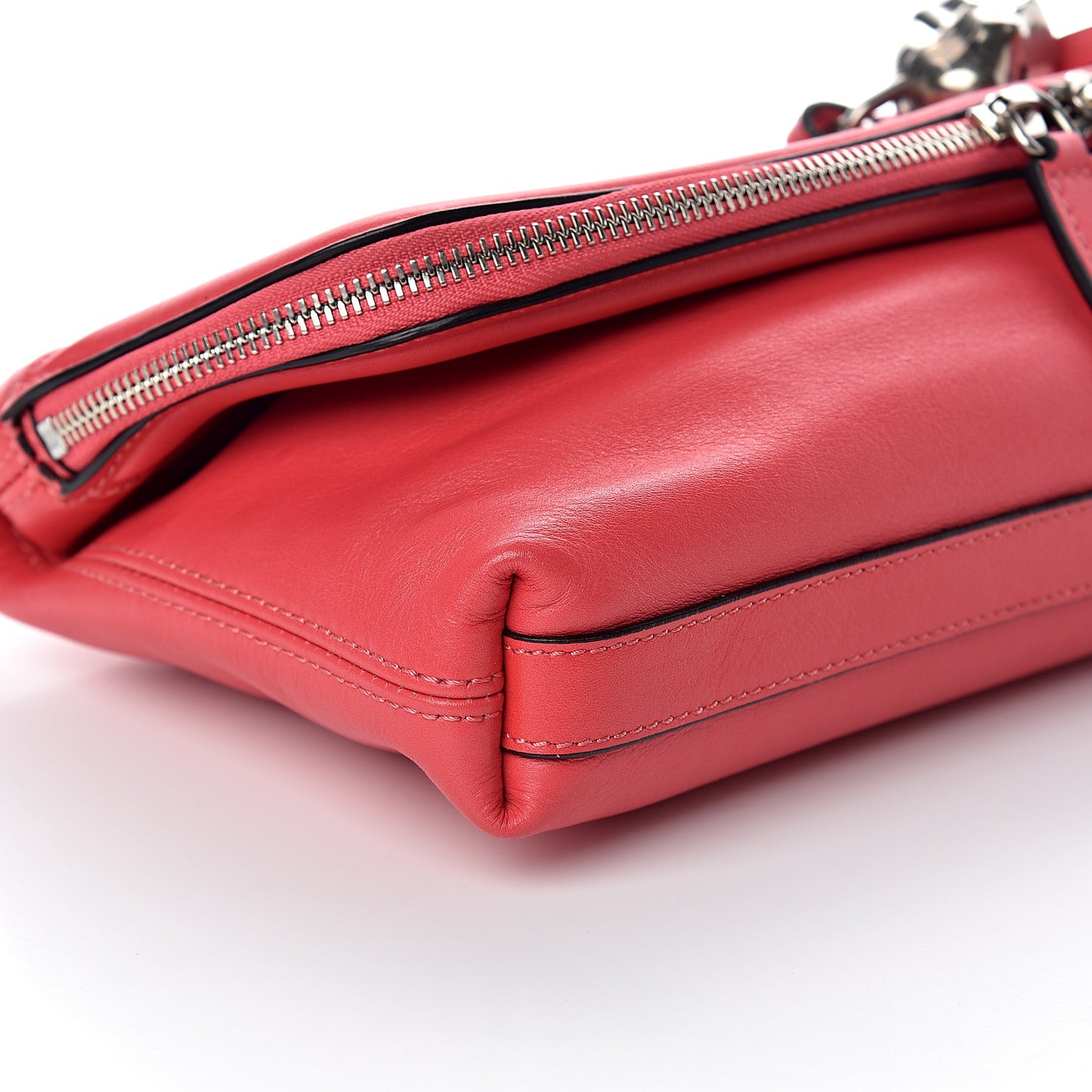 Nappa Padlock Skull Clutch Red
