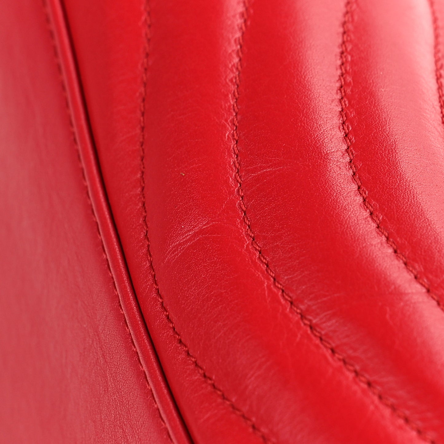 Calfskin New Wave Chain Tote Ecarlate