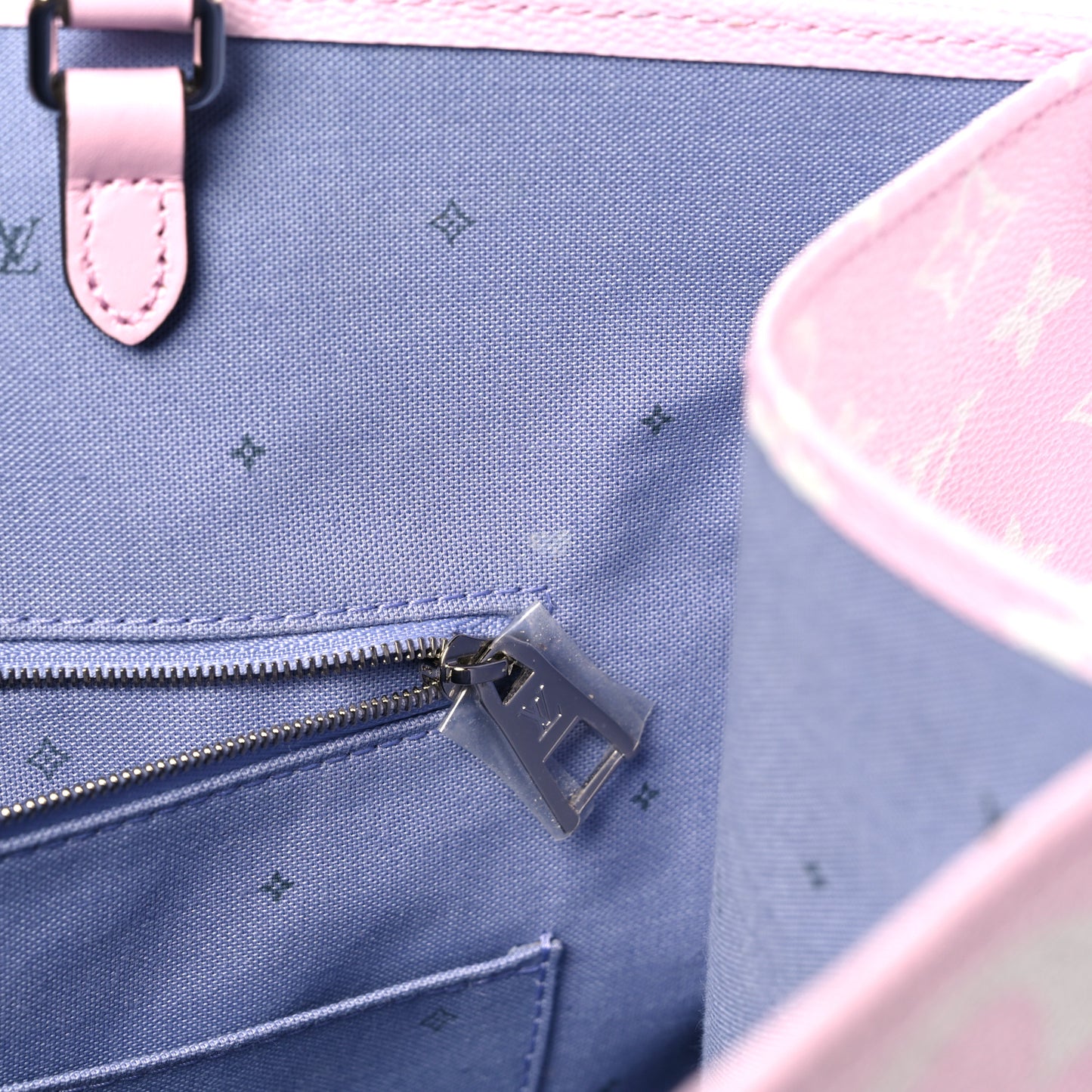 Monogram Escale Onthego GM Pastel
