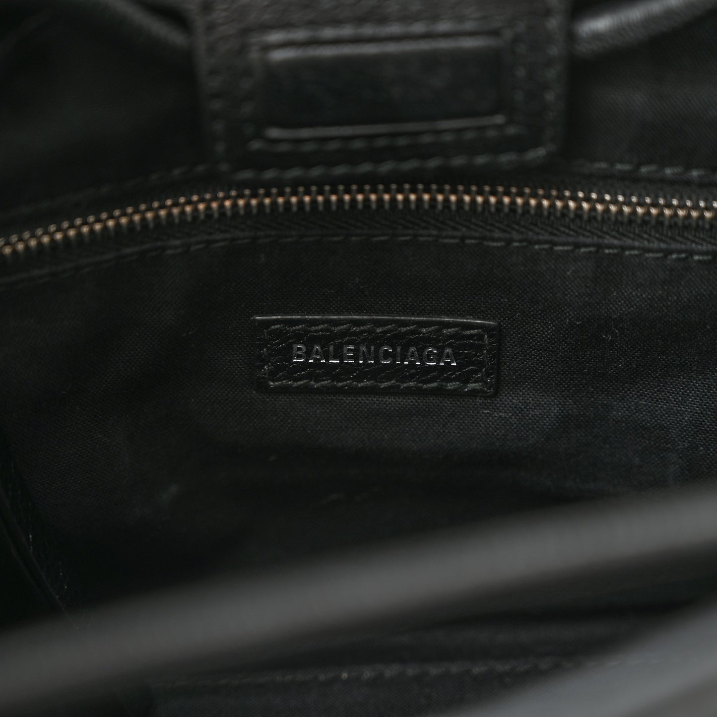 Calfskin Logo Shopping S Tote Black White