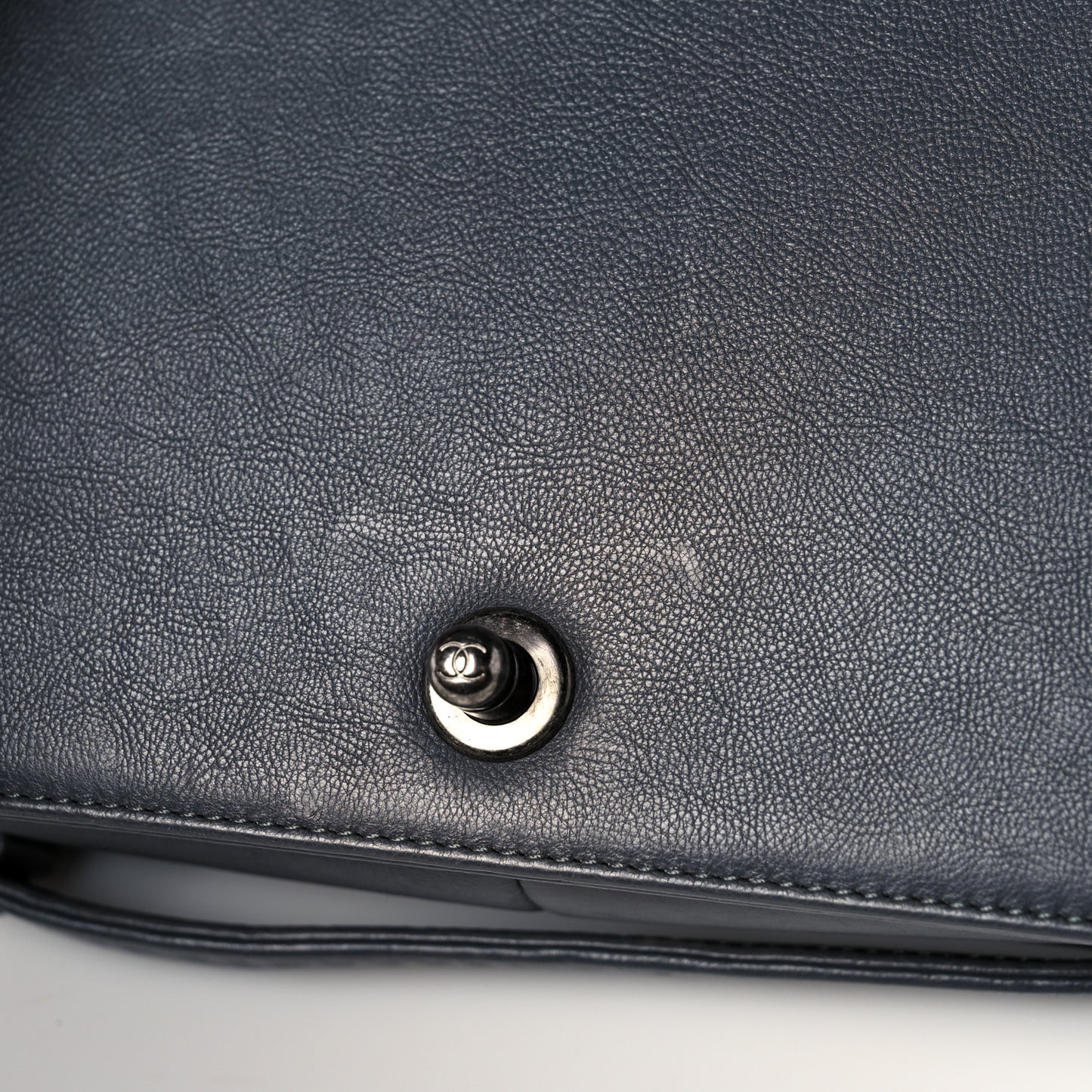 Calfskin Double Stitch Medium Boy Flap Grey