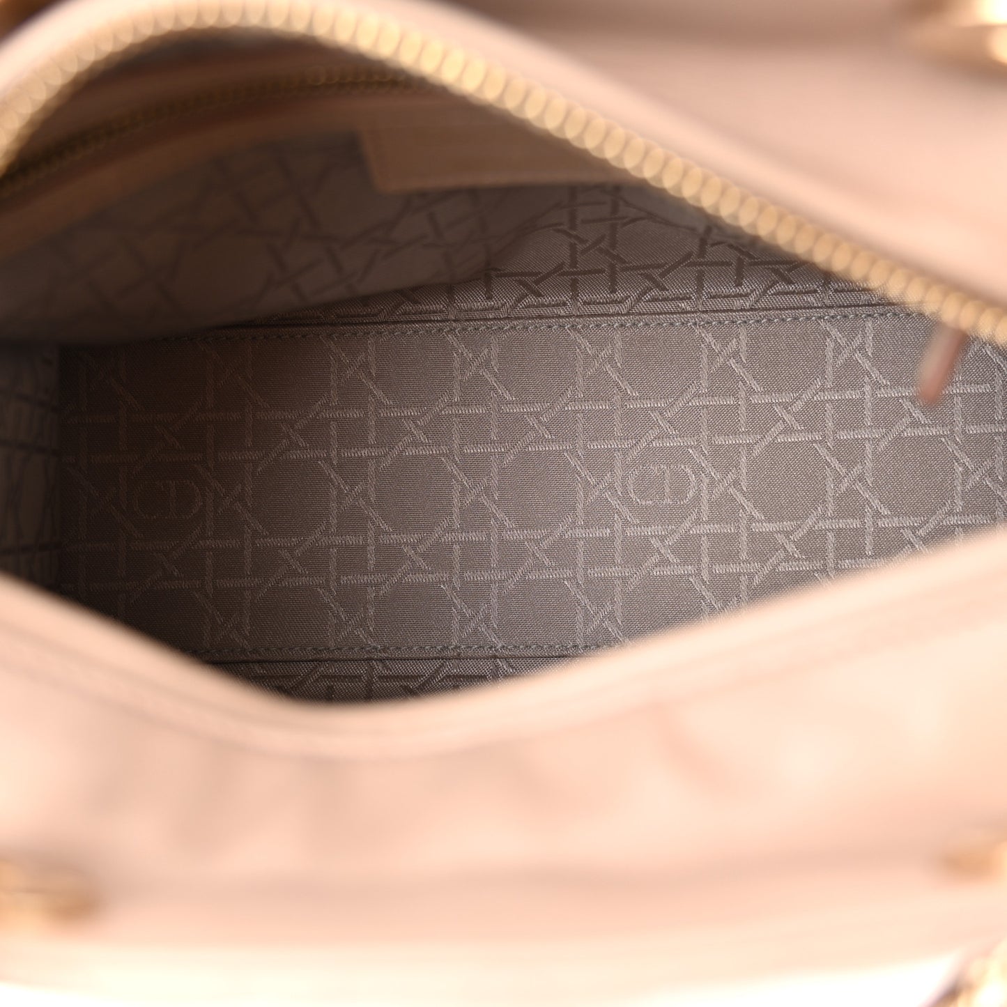 Lambskin Cannage Medium Lady Dior Beige
