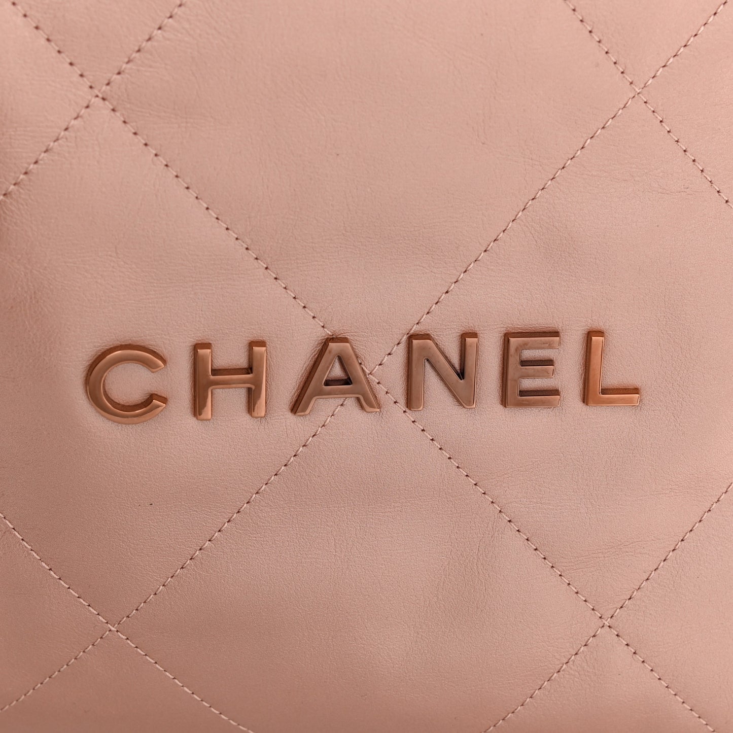 Metallic Calfskin Quilted Chanel 22 Pink