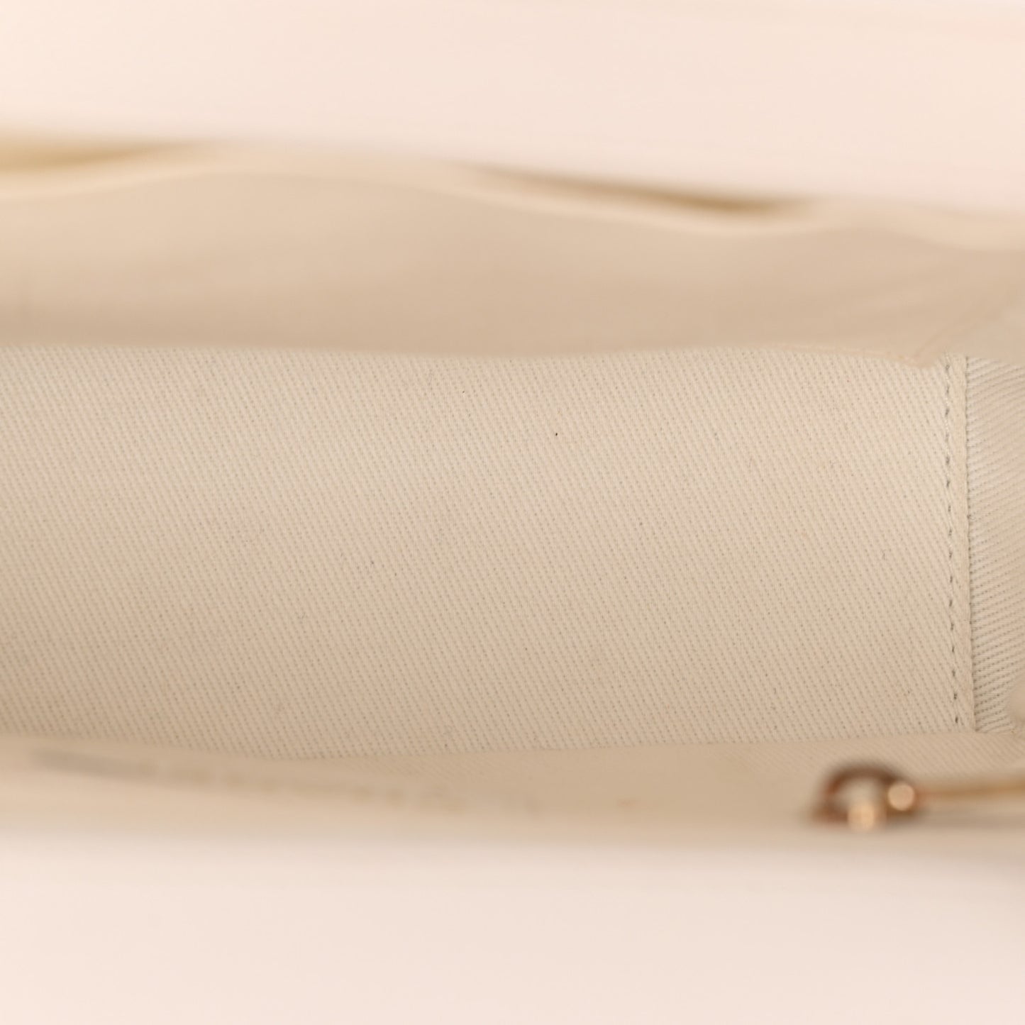 Caviar Quilted Medium Business Affinity Flap White