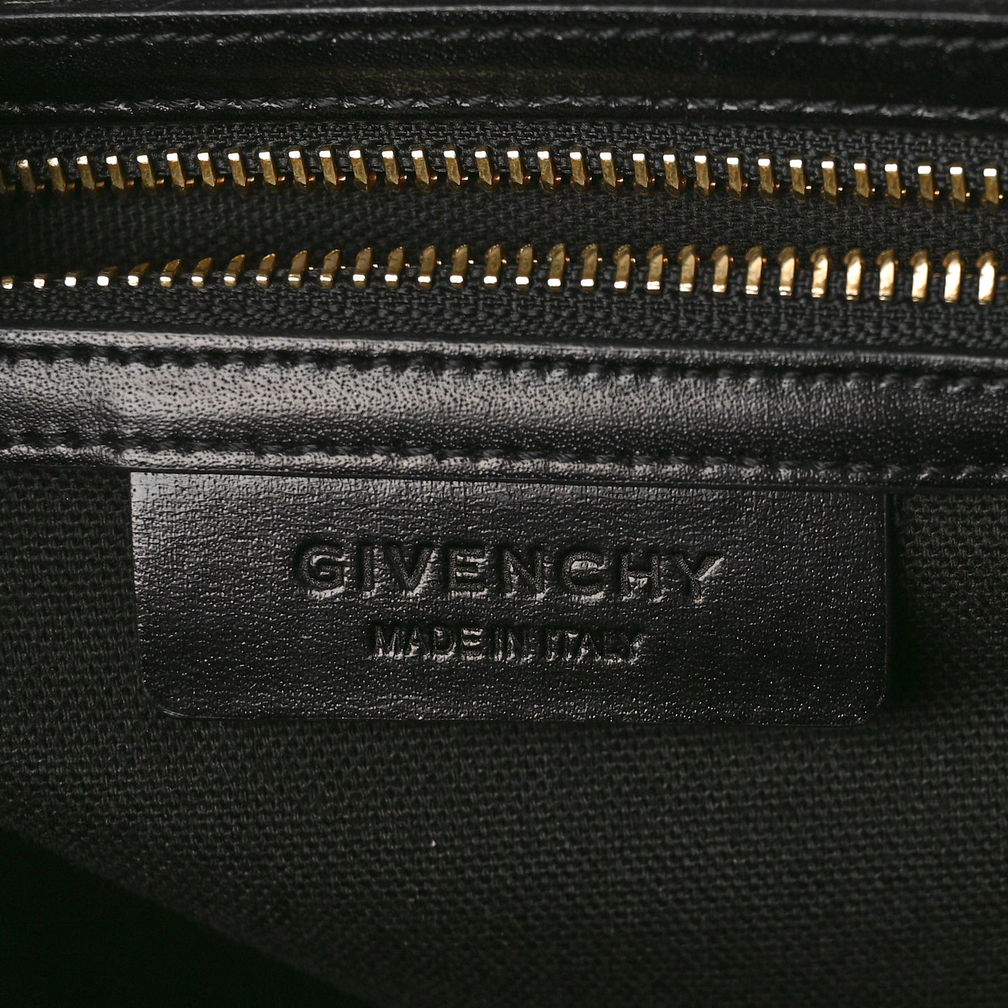 Shiny Lord Calfskin Medium Antigona Black