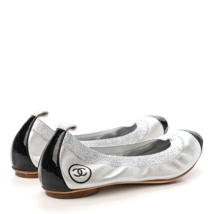 Chanel Metallic Lambskin CC Elastic Cap Toe Ballerina Flats Flats 38 Silver Black 3 of 4