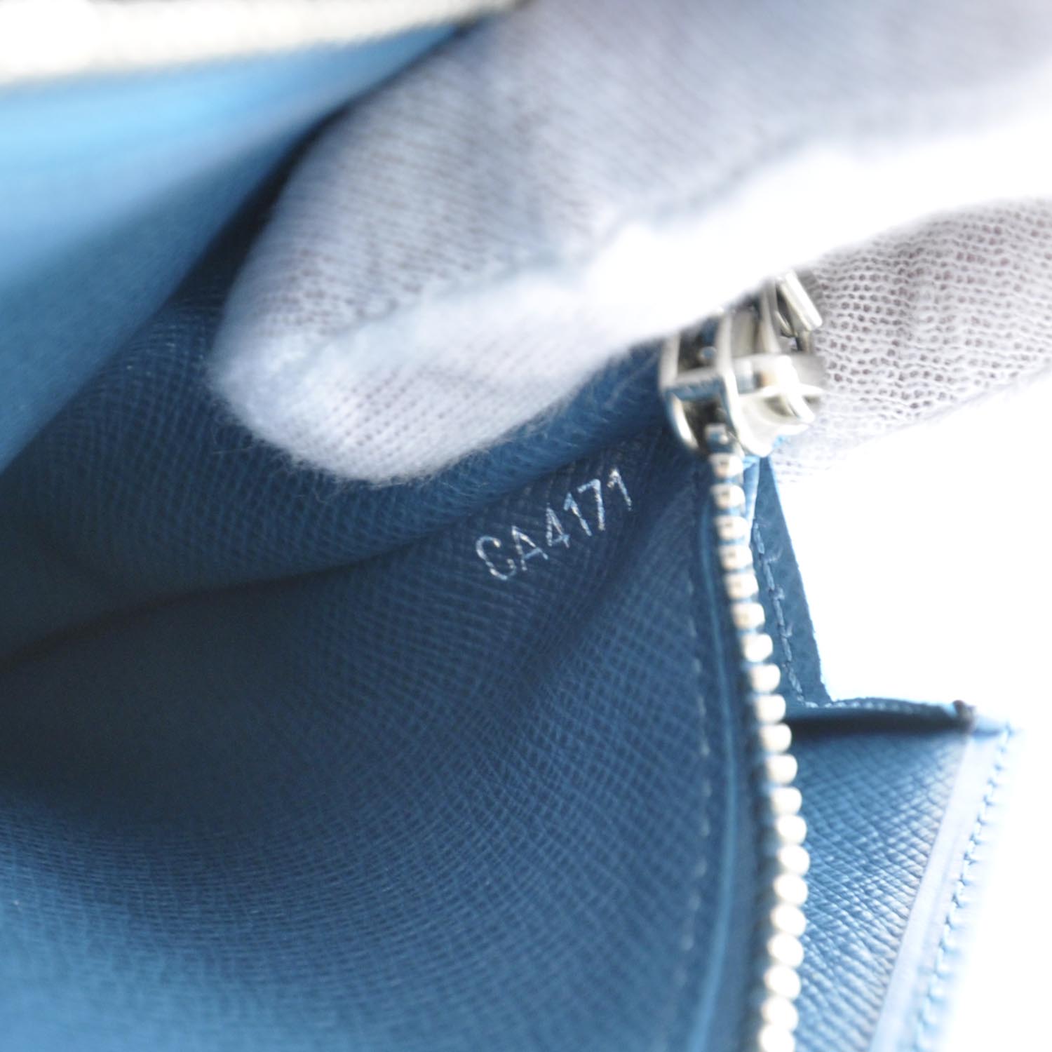 Louis Vuitton Epi Sarah Wallet Cyan 8 of 8