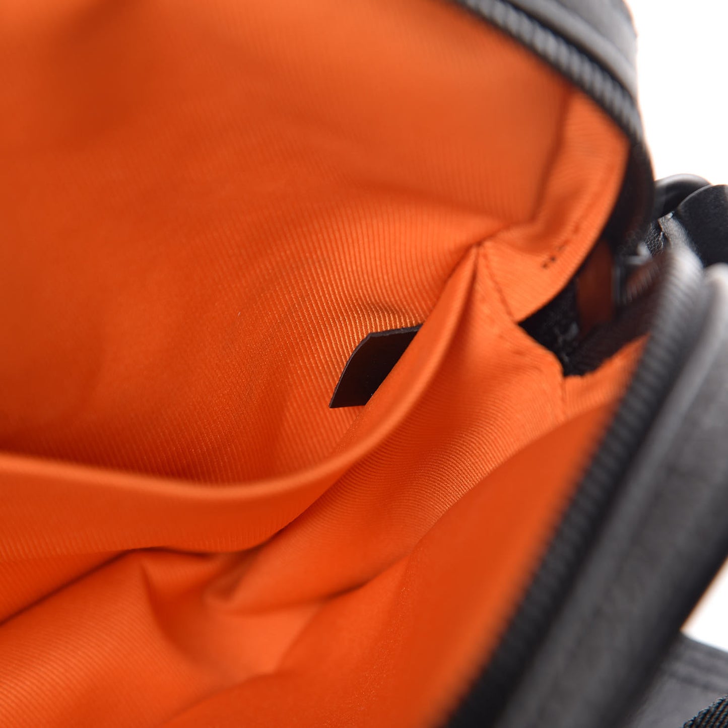 Taurillon Alpha Messenger Bag Dark Silver
