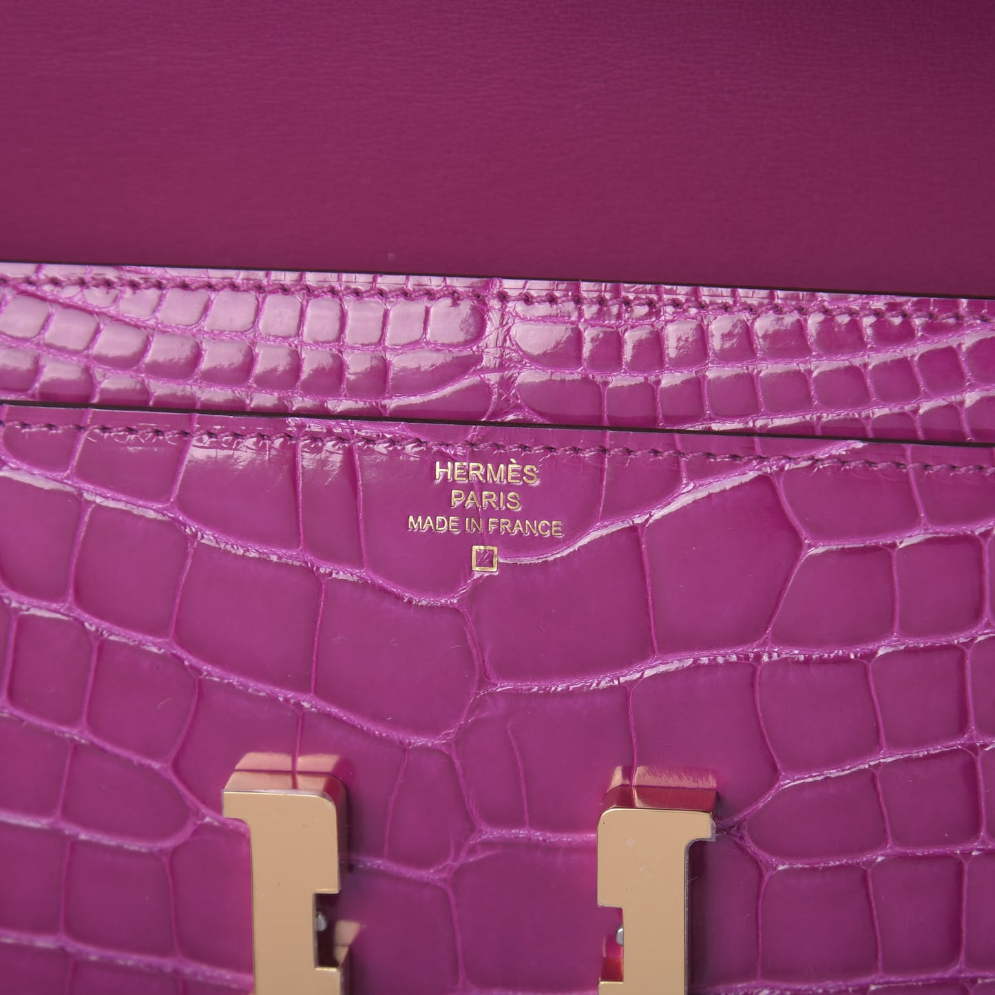 Shiny Alligator Constance Long Wallet Rose Scheherazade