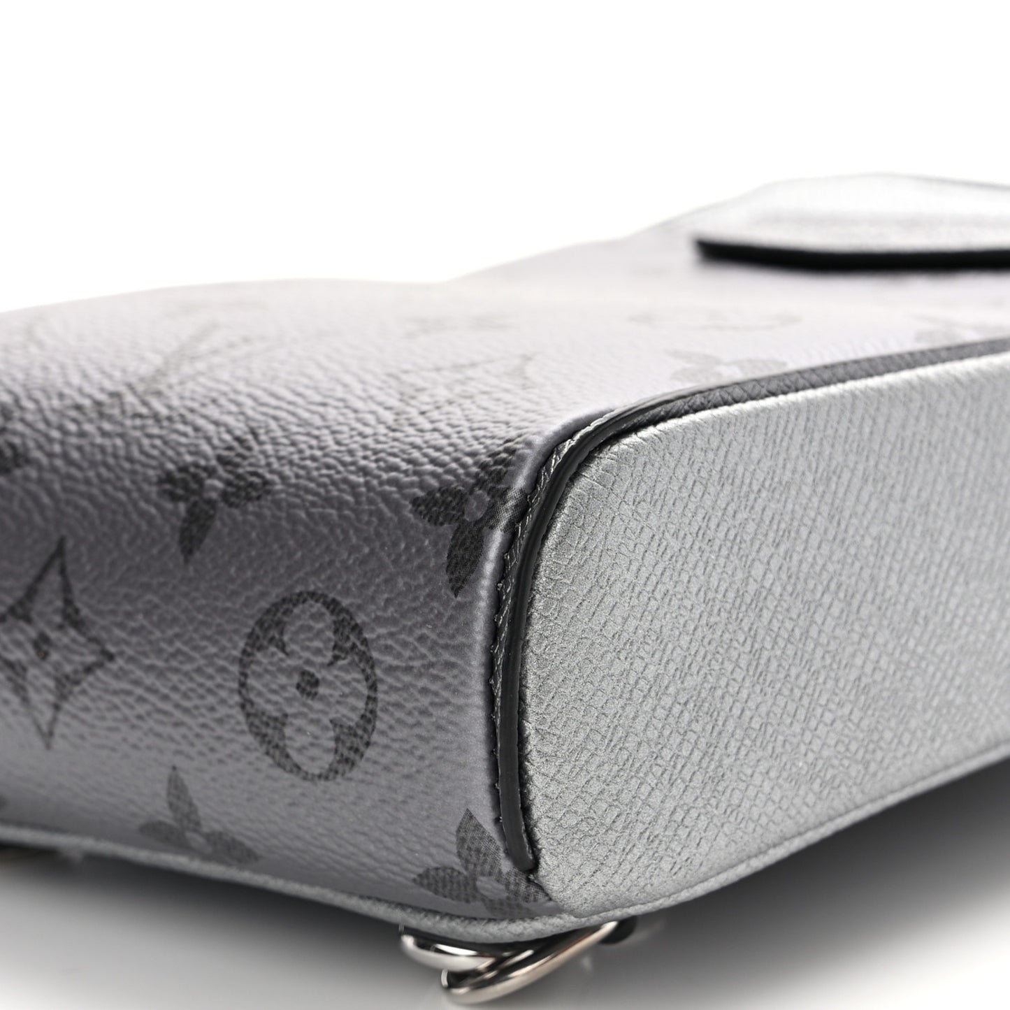 Taigarama Outdoor Slingbag Gunmetal Silver