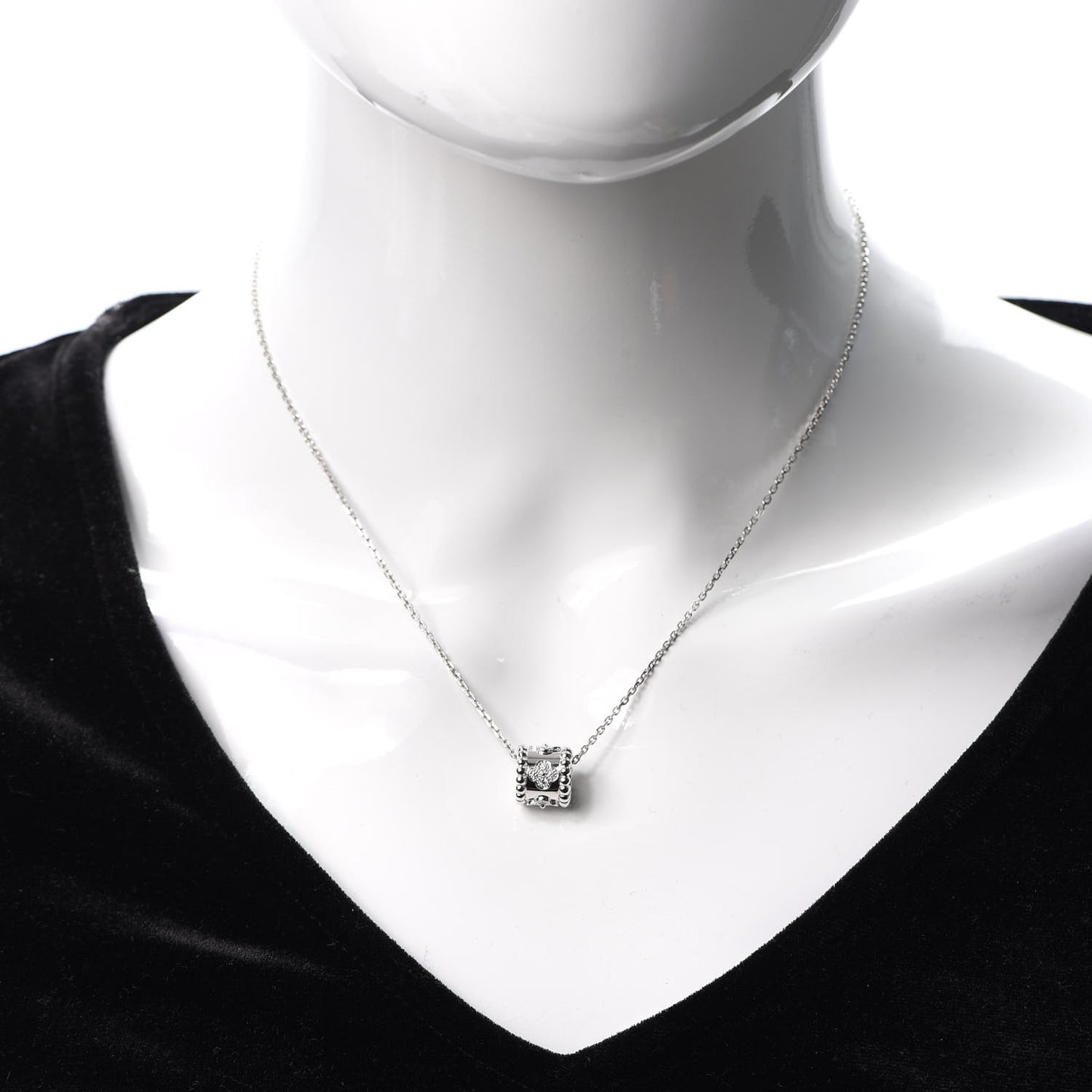 18K White Gold Diamond Small Perlee Clovers Pendant Necklace