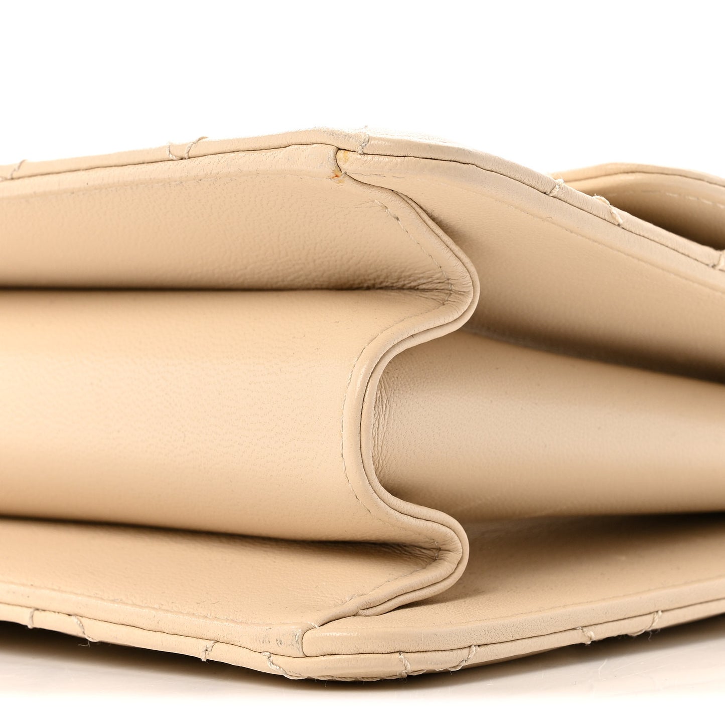 Sheepskin Quilted Large Beauty Lock Flap Beige