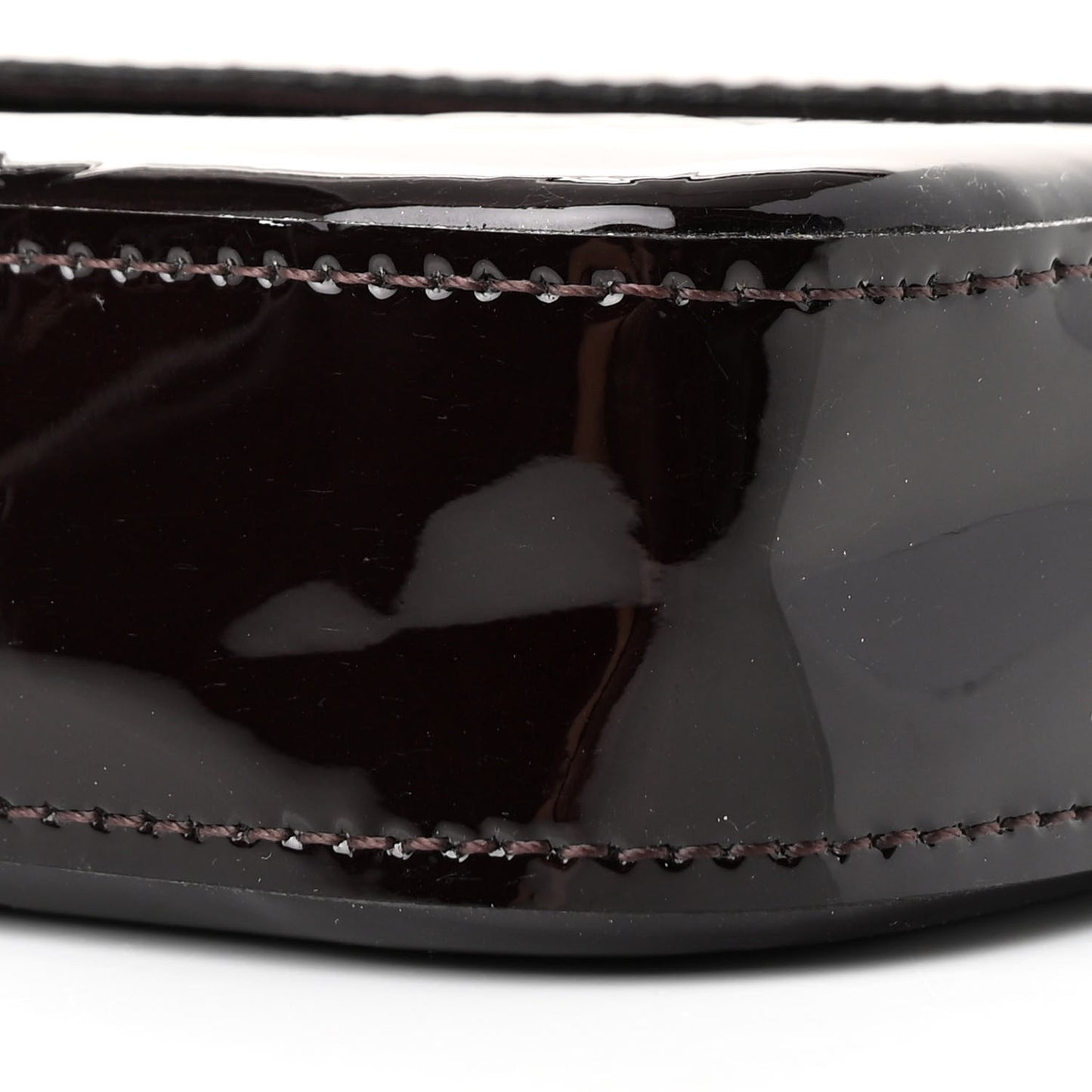 Vernis Pochette Felicie Chain Wallet Amarante