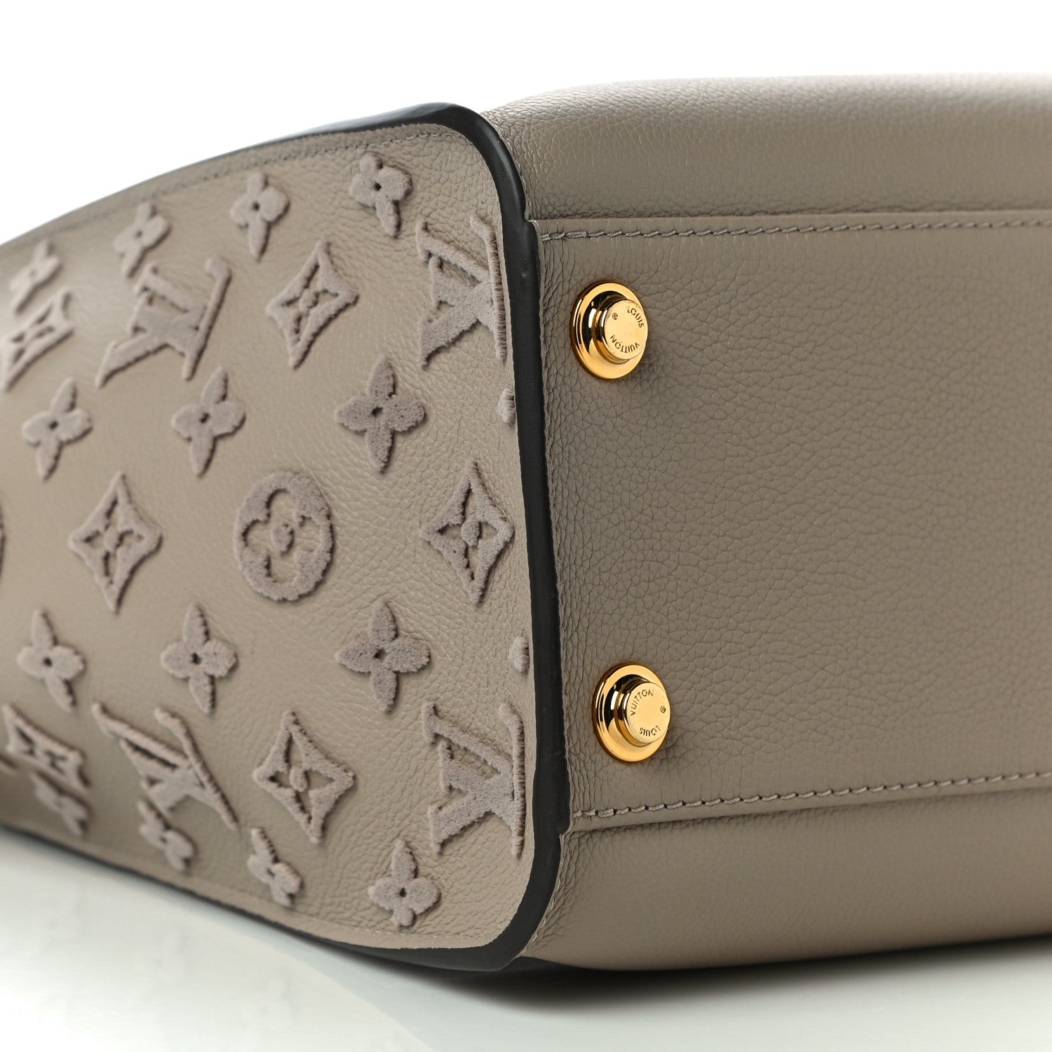 Louis Vuitton Calfskin Monogram Tufting On My Side Galet 8 of 9