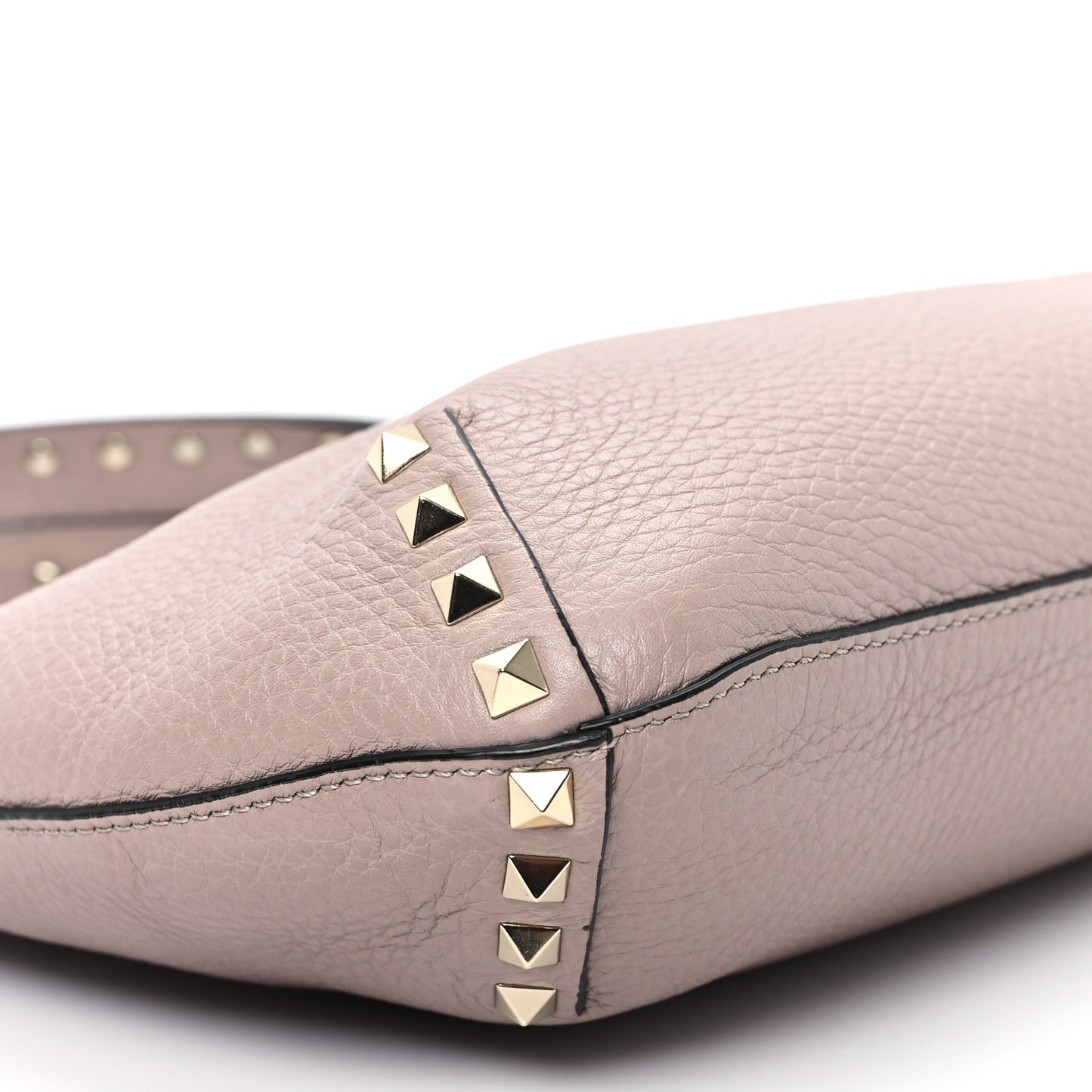 Pebbled Calfskin Small Rockstud Flip Lock Hobo Poudre