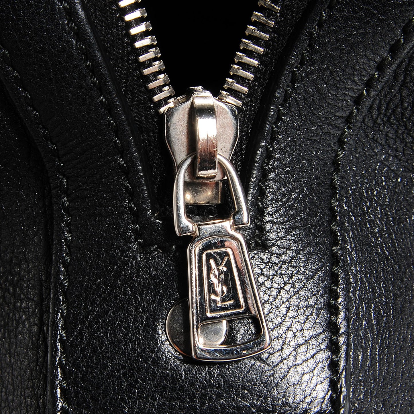 Calfskin Large Muse Black